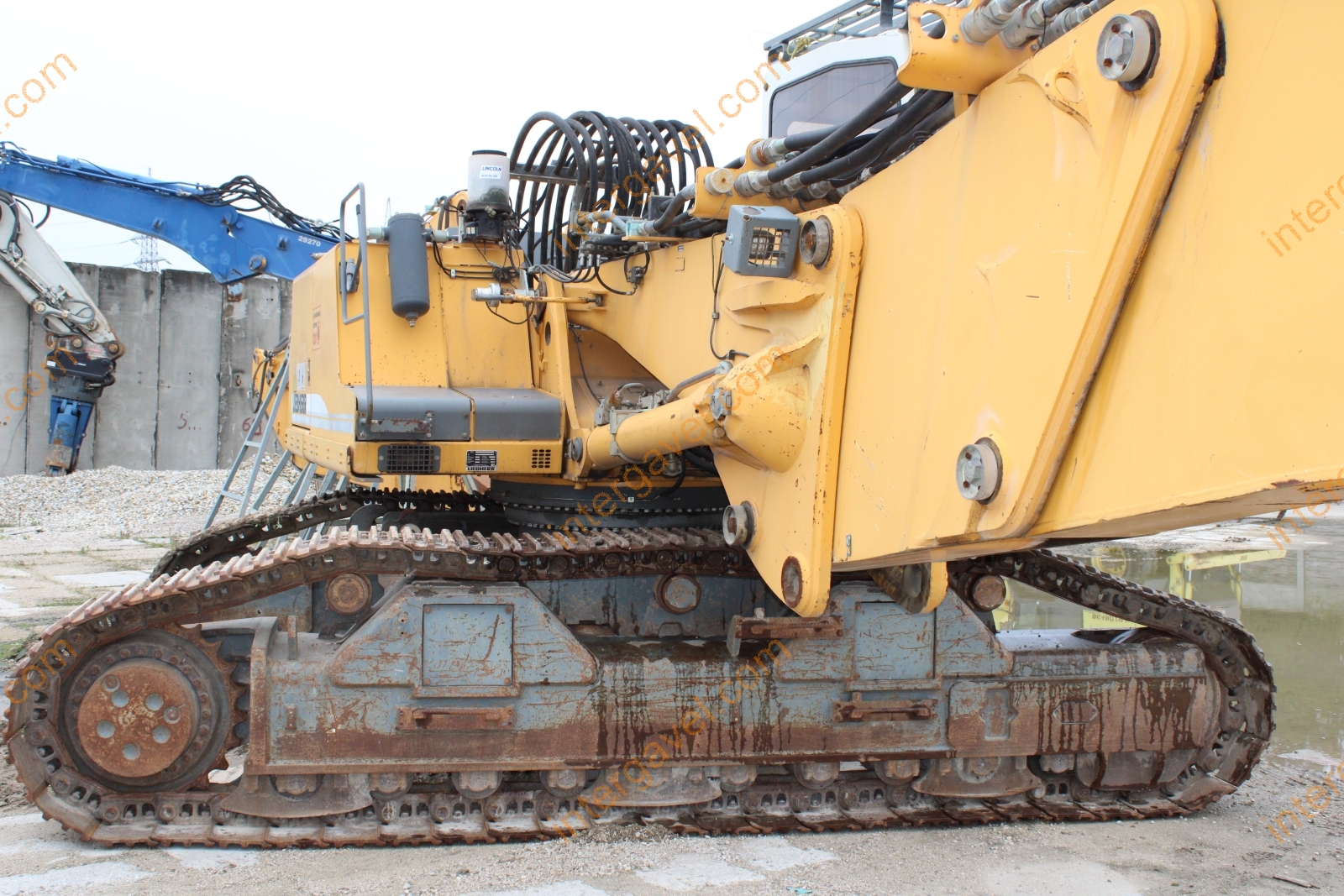 Hosszúgémű lánctalpas kotró – Liebherr 35