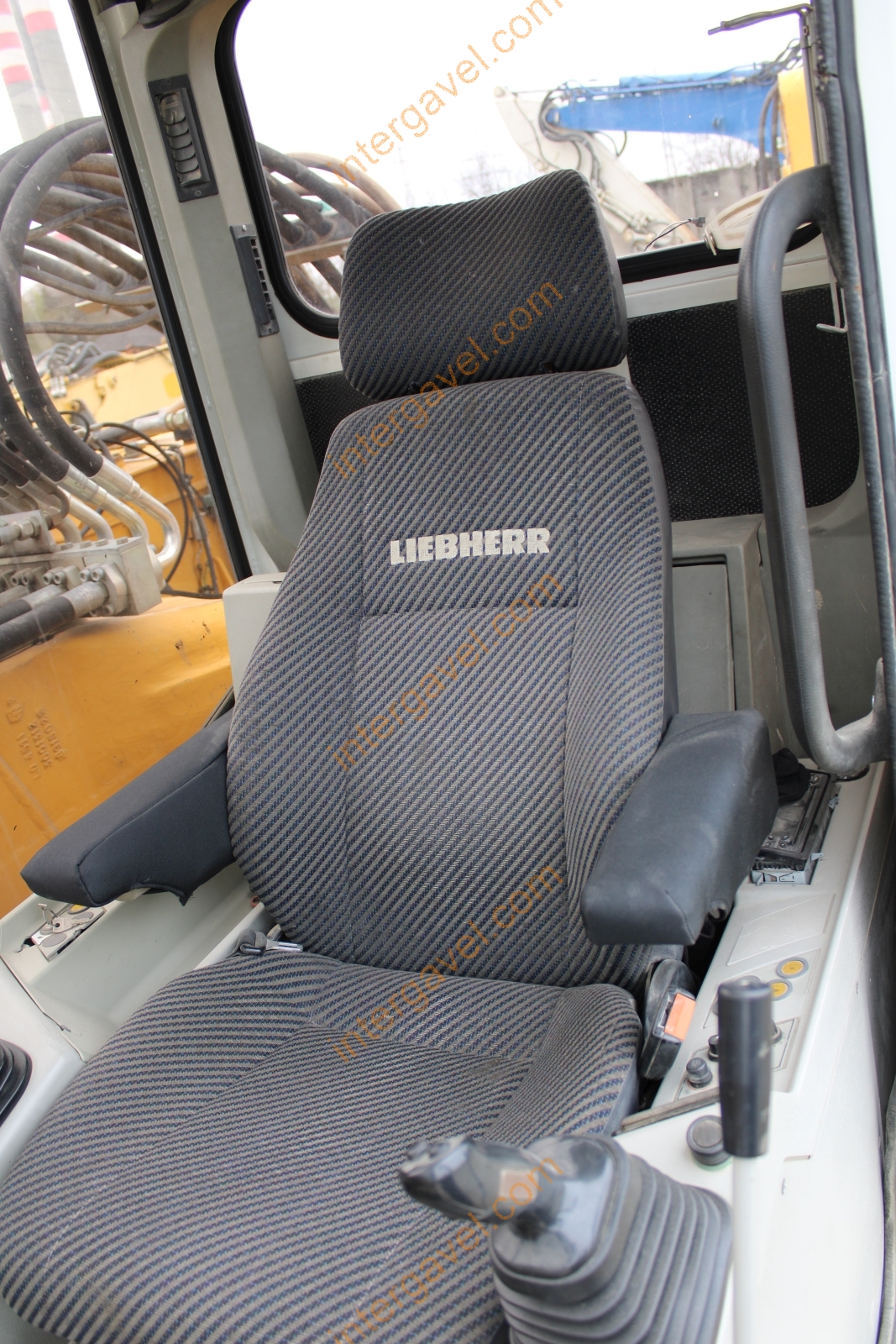 Hosszúgémű lánctalpas kotró – Liebherr 55