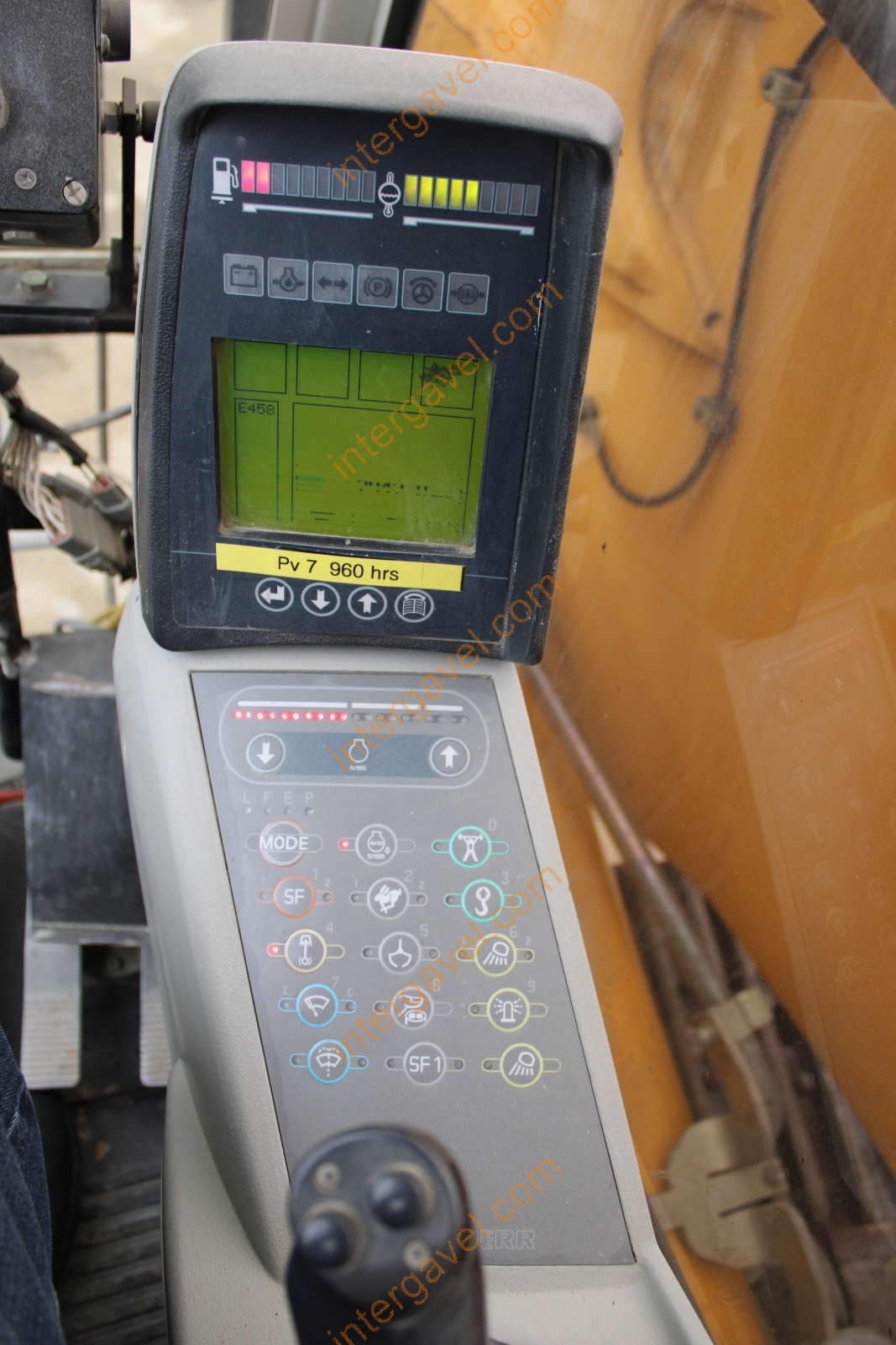 Hosszúgémű lánctalpas kotró – Liebherr 57