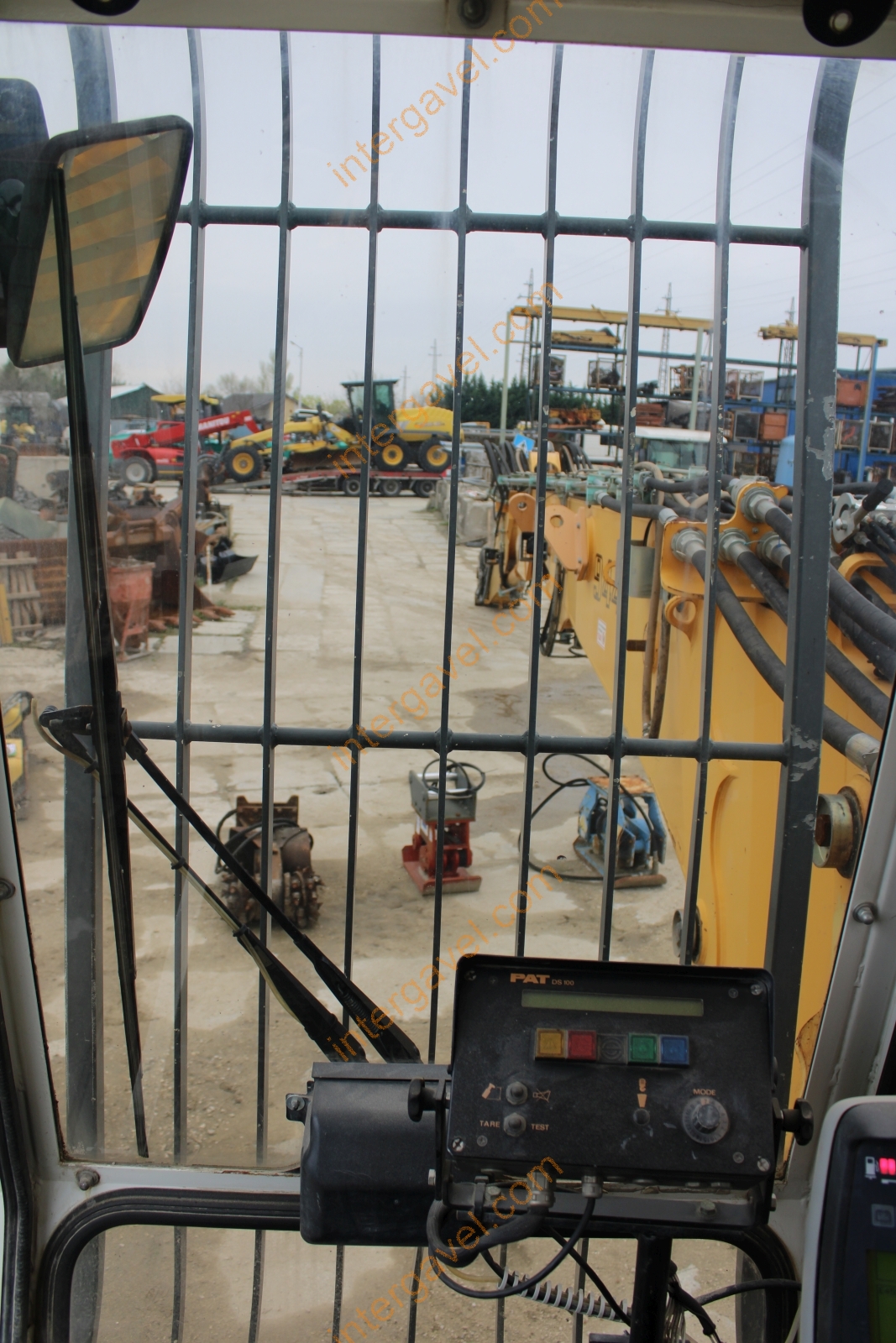 Hosszúgémű lánctalpas kotró – Liebherr 60