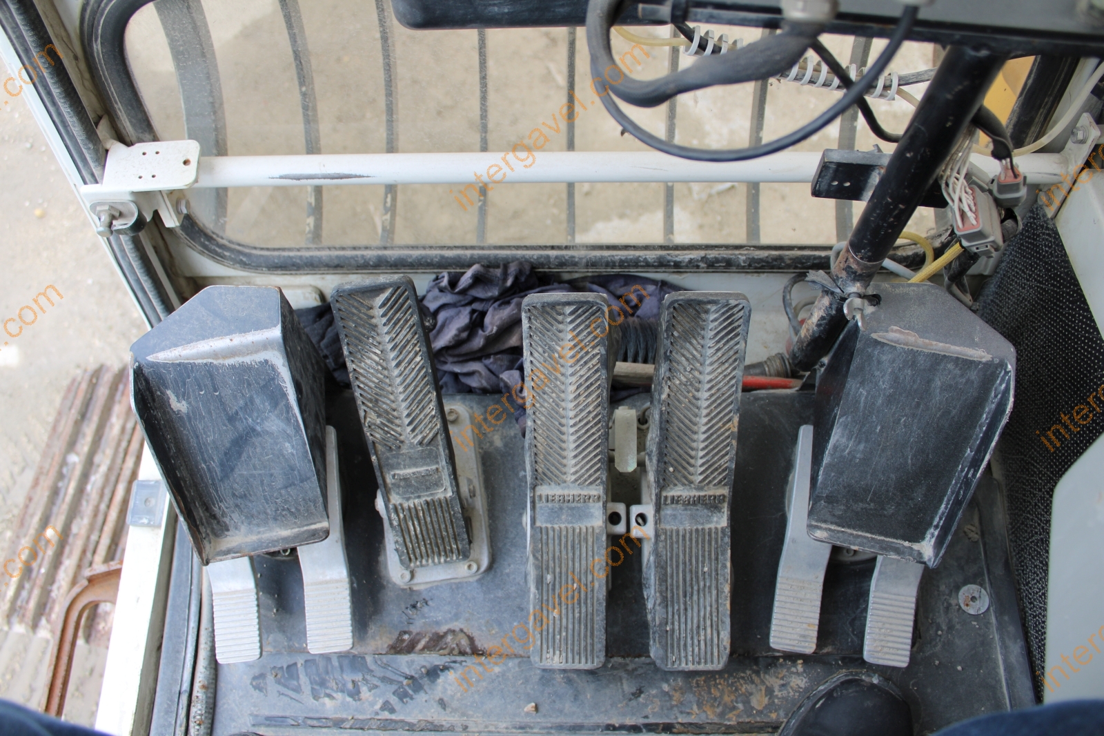 Hosszúgémű lánctalpas kotró – Liebherr 61