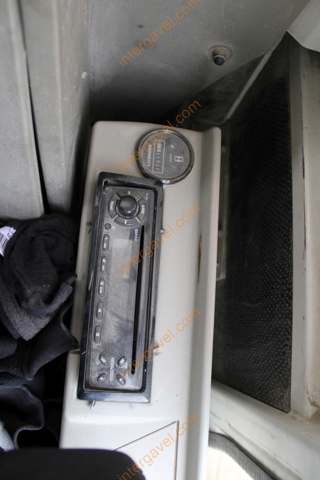 Hosszúgémű lánctalpas kotró – Liebherr 64