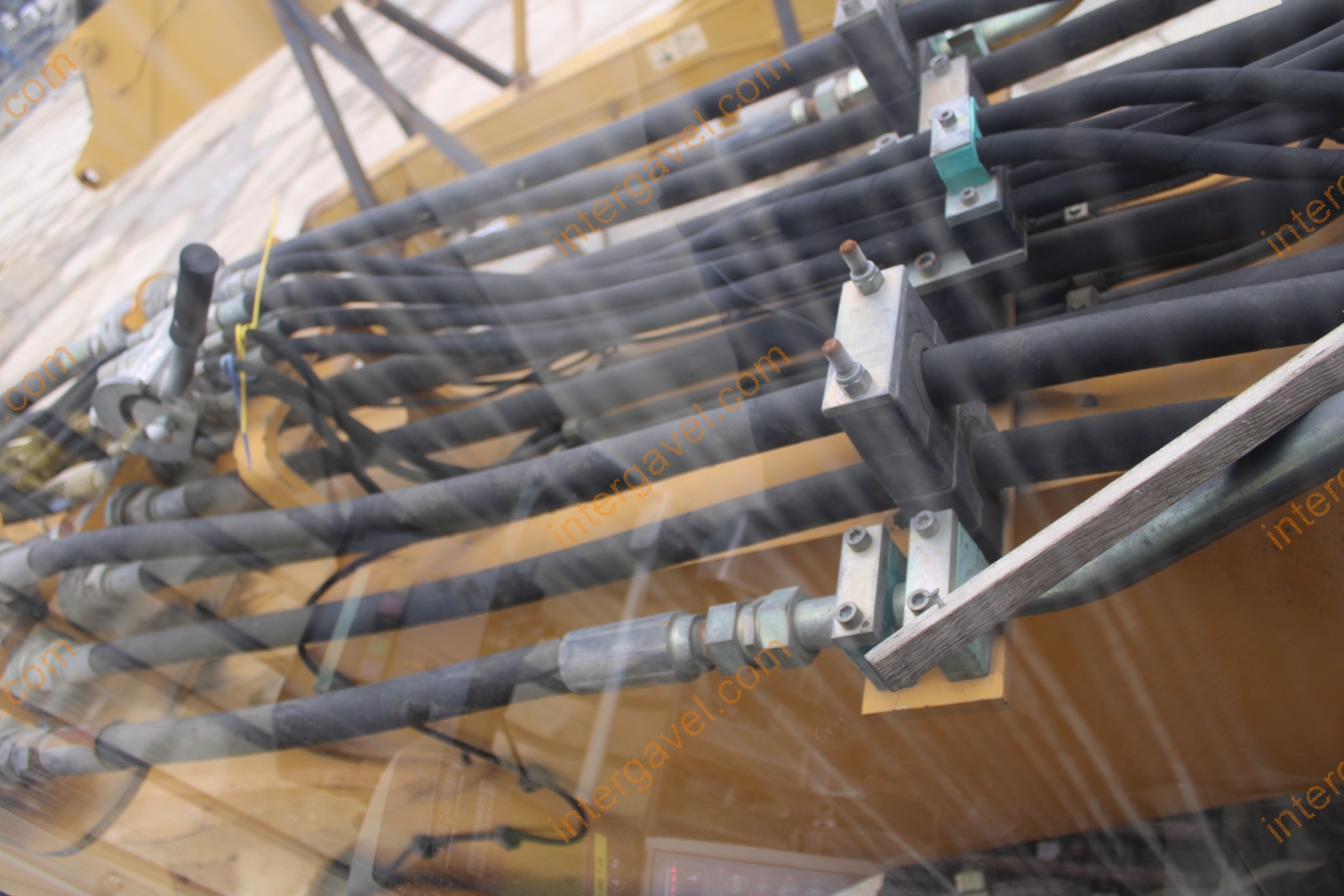 Hosszúgémű lánctalpas kotró – Liebherr 68