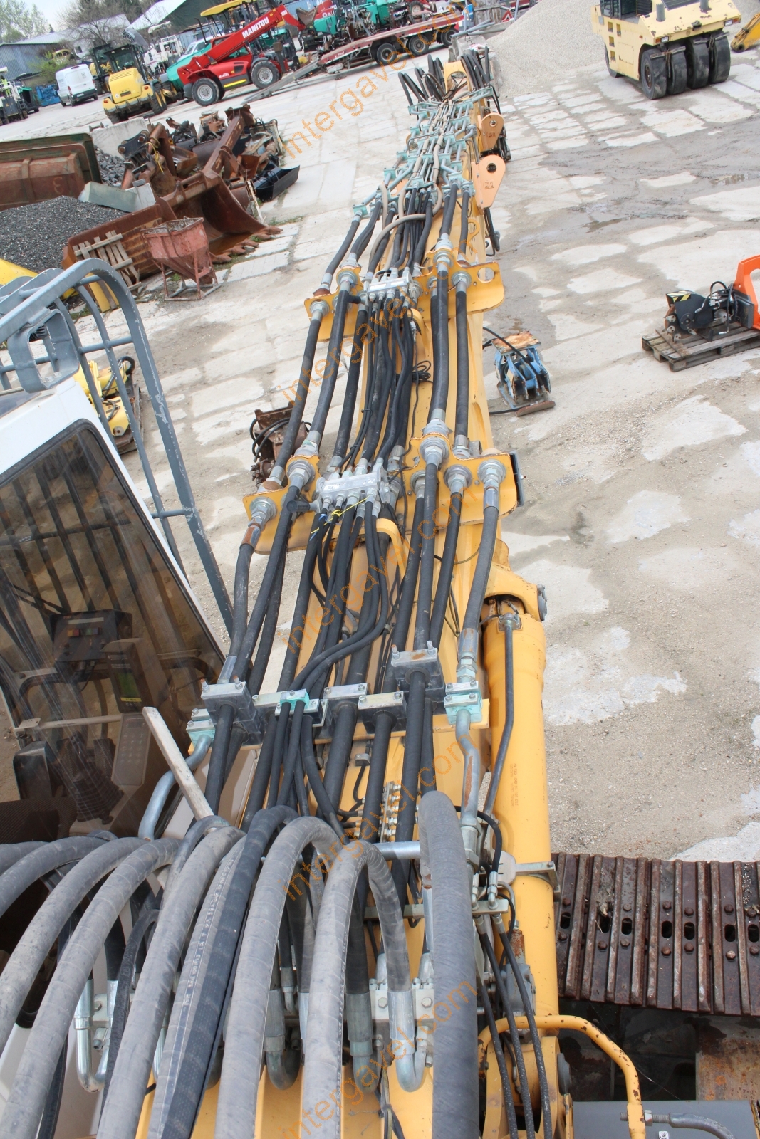 Hosszúgémű lánctalpas kotró – Liebherr 80