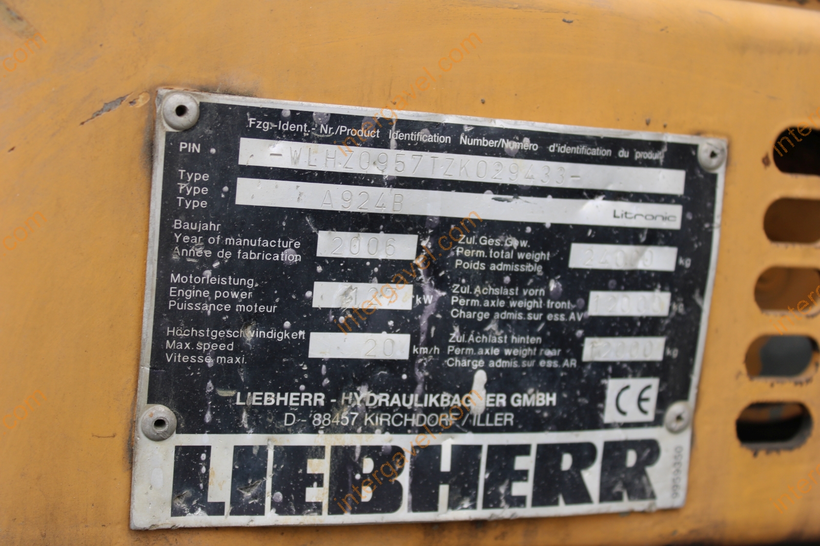 Gumikerekes kotró - LIEBHERR 5