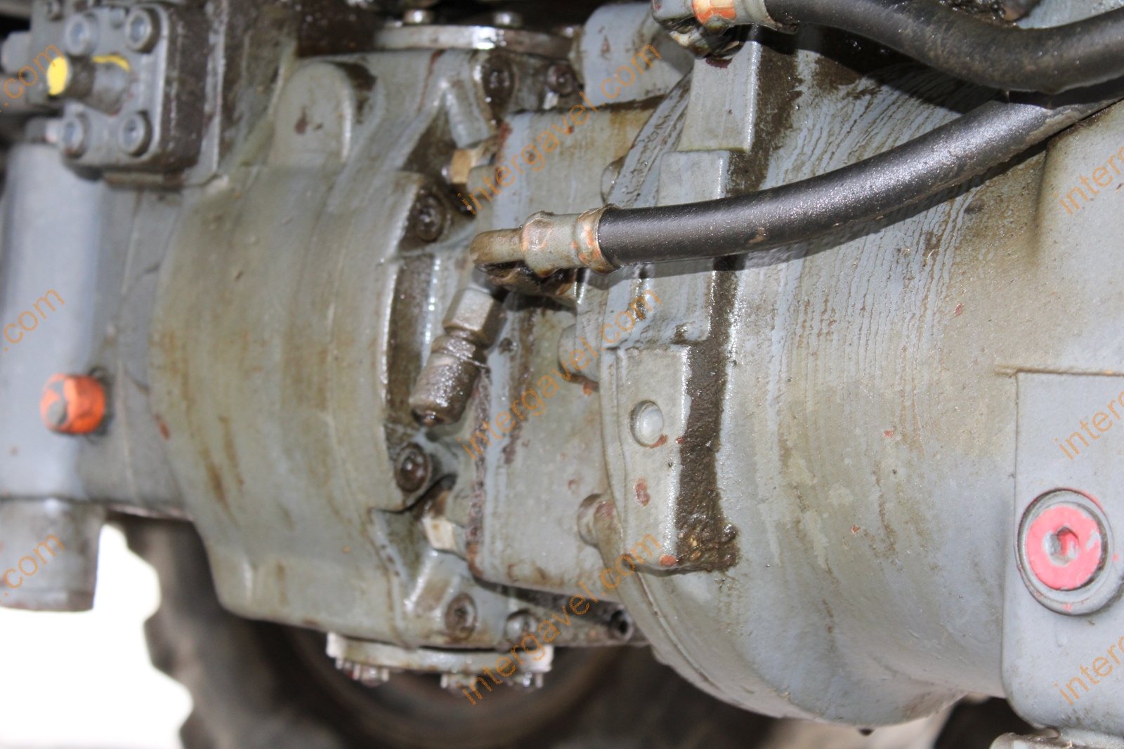 Gumikerekes kotró - LIEBHERR 32