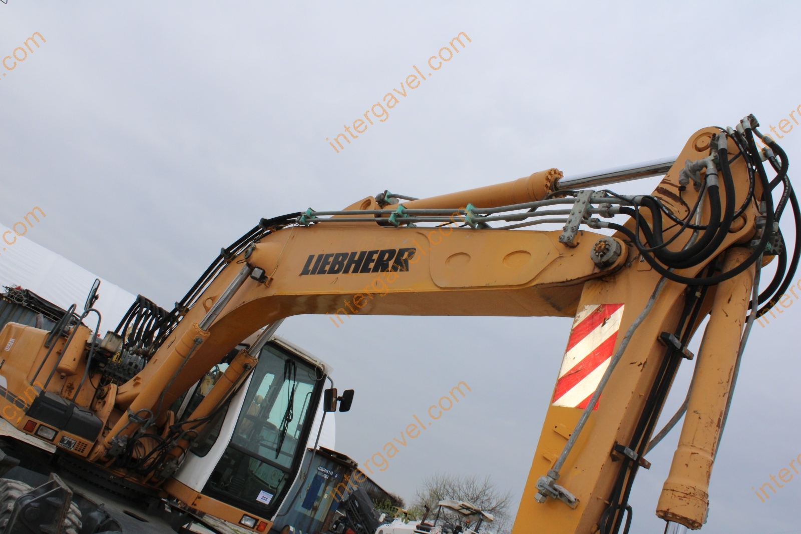 Gumikerekes kotró - LIEBHERR 37