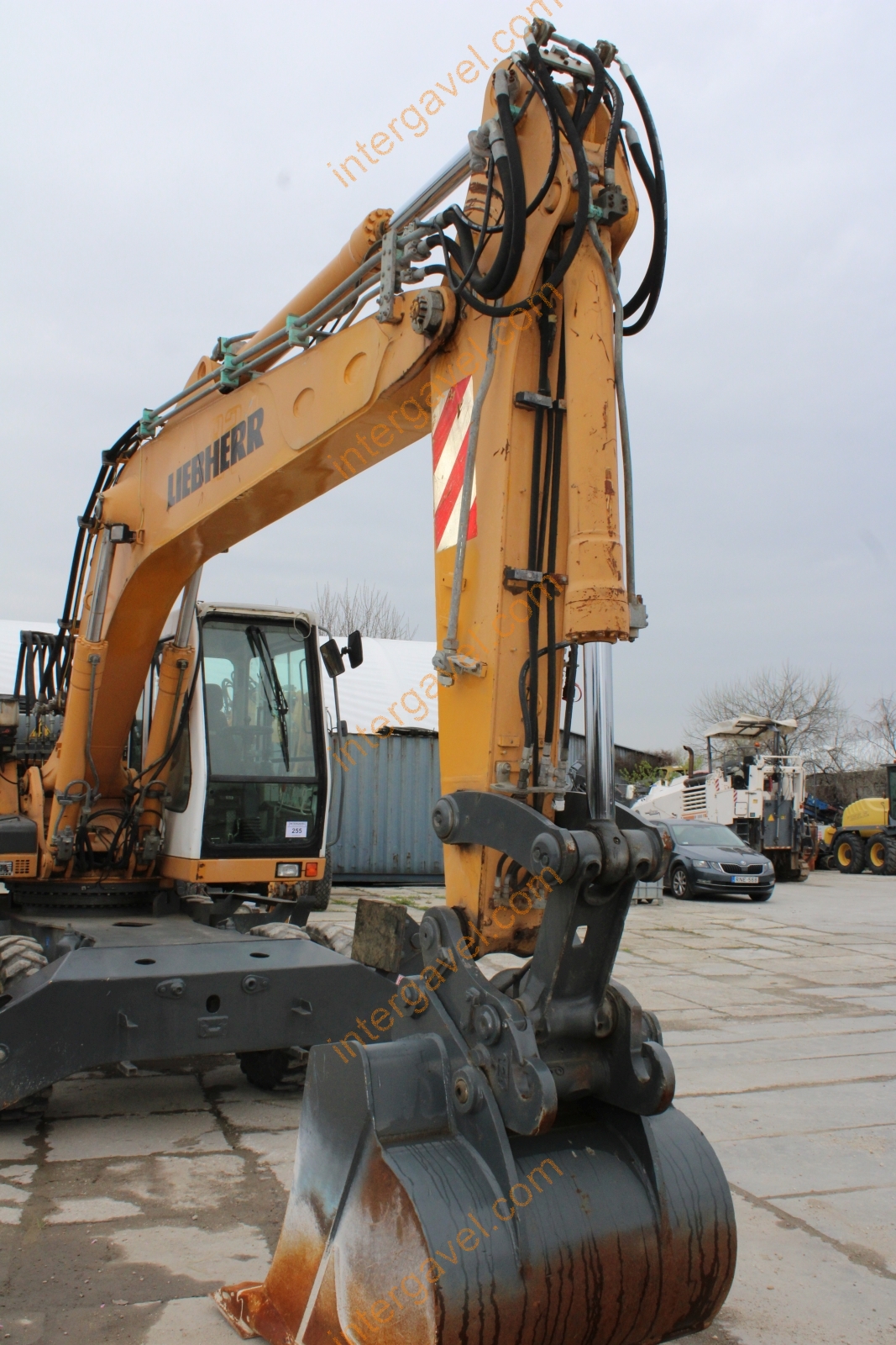 Gumikerekes kotró - LIEBHERR 38