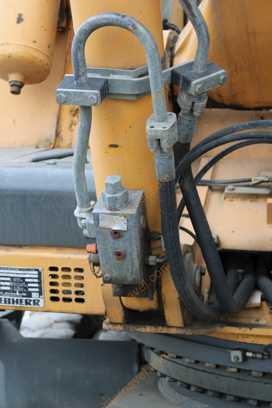 Gumikerekes kotró - LIEBHERR 47