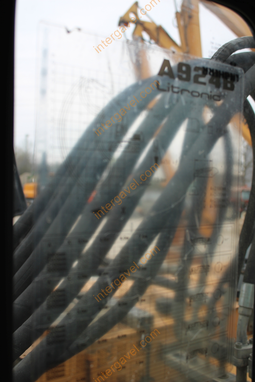 Gumikerekes kotró - LIEBHERR 58