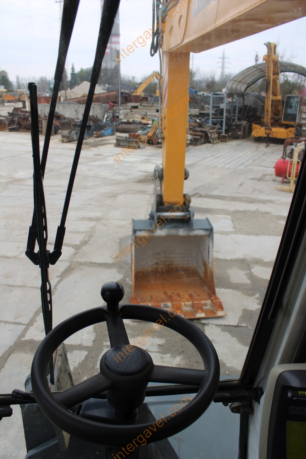 Gumikerekes kotró - LIEBHERR 60