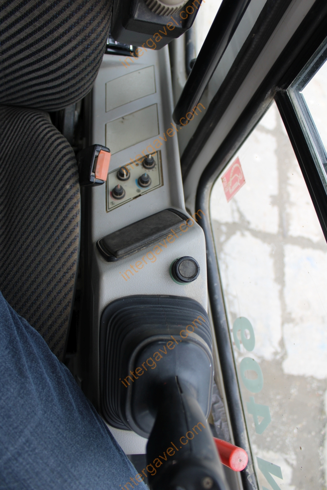 Gumikerekes kotró - LIEBHERR 62