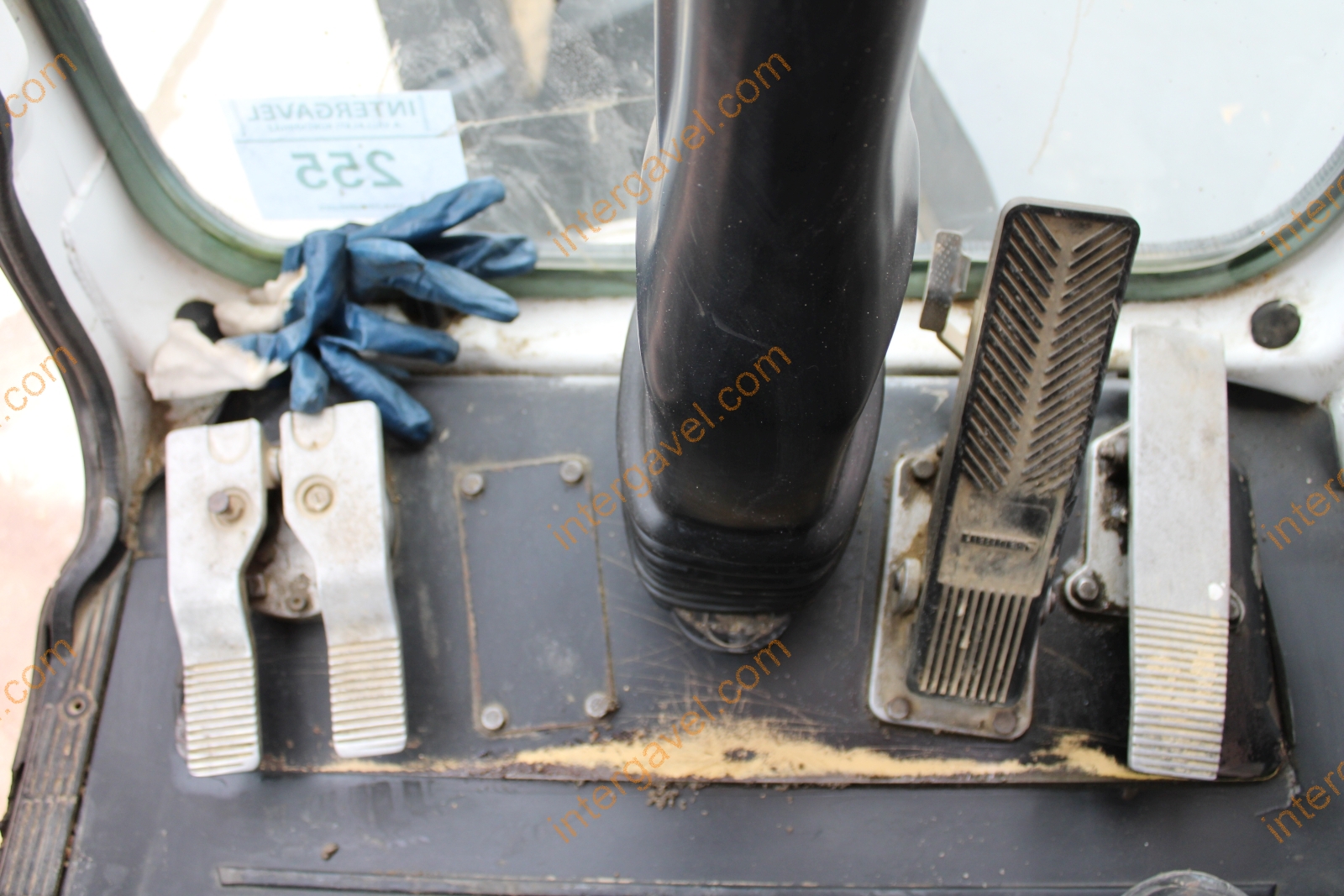 Gumikerekes kotró - LIEBHERR 65