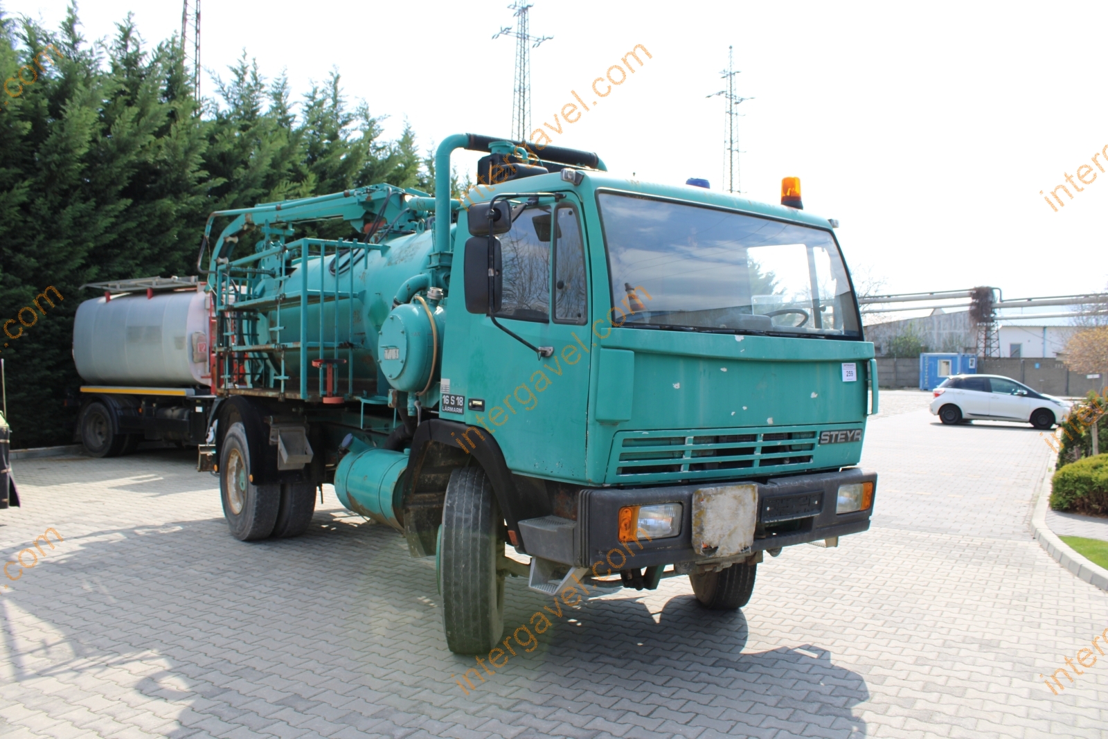 Tartályos locsolóautó – Steyr 4