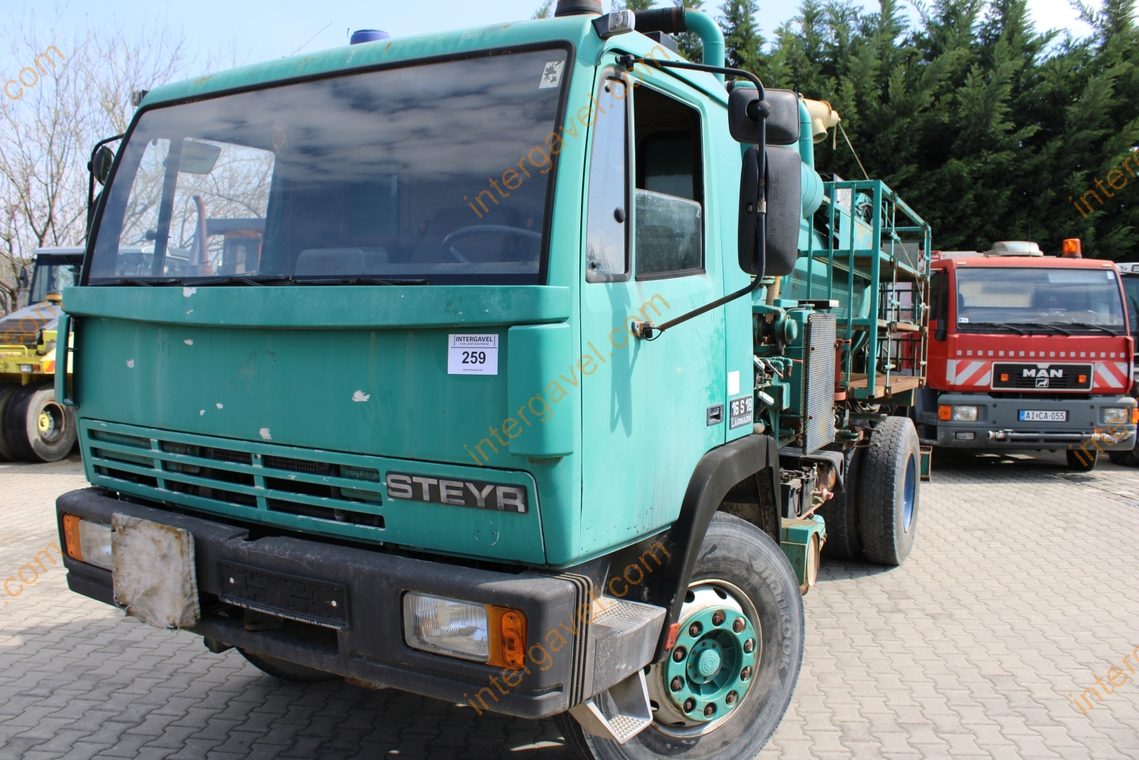 Tartályos locsolóautó – Steyr 16