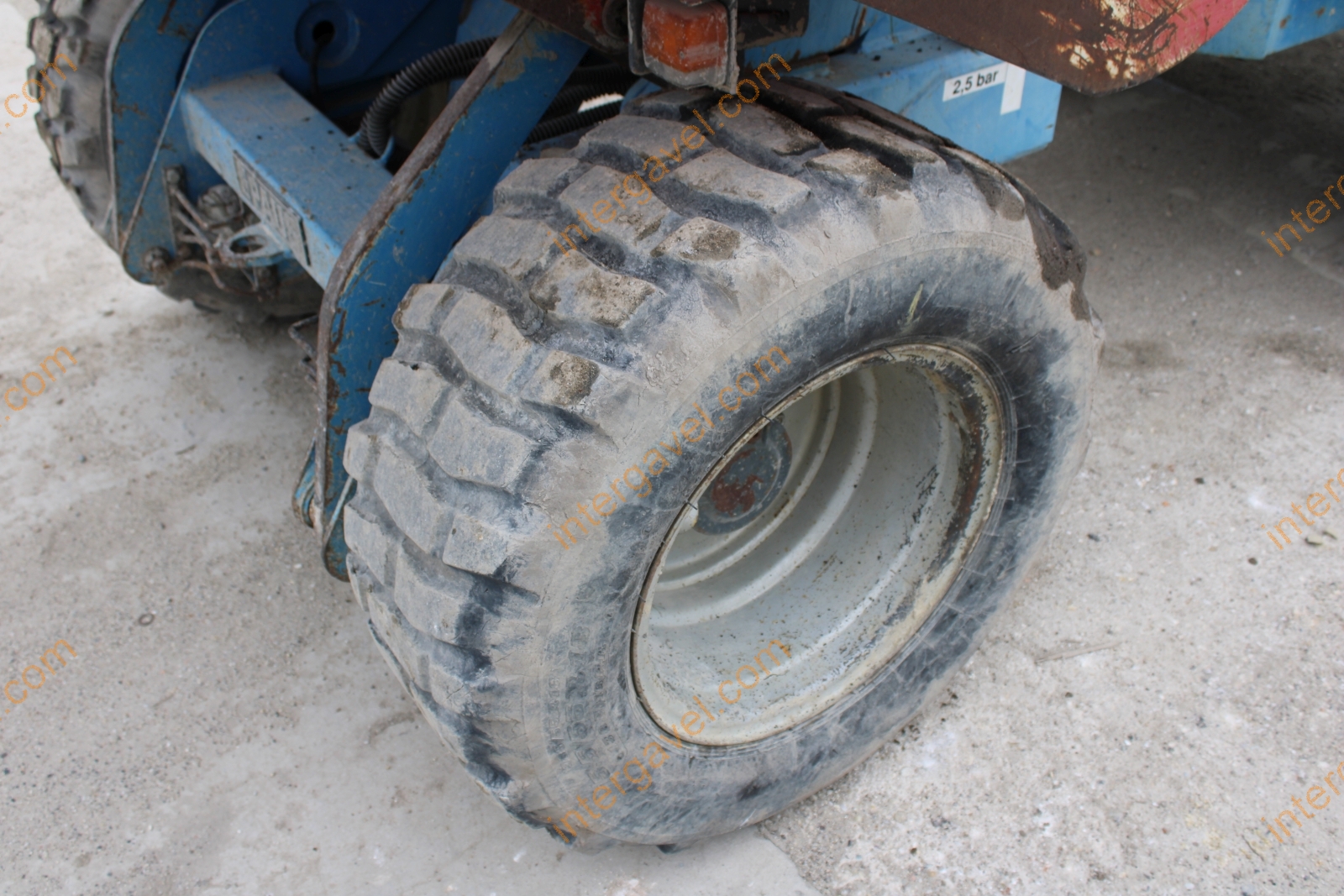 Paus dömper, évjárat: 2001 9