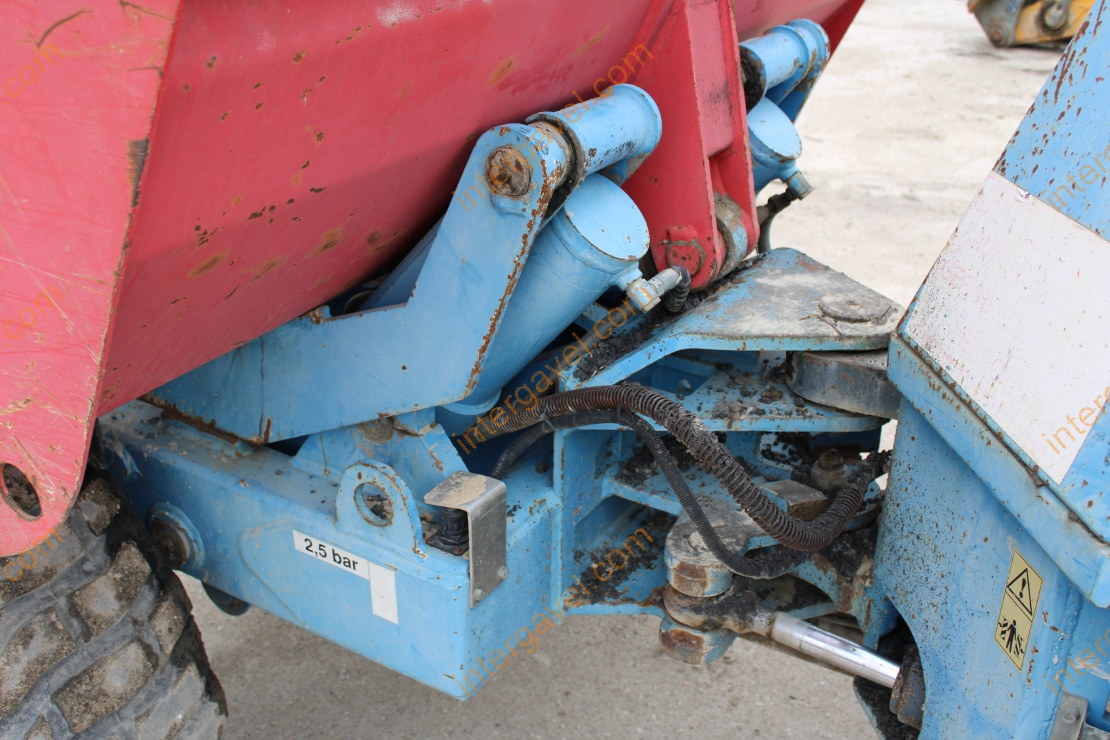 Paus dömper, évjárat: 2001 11