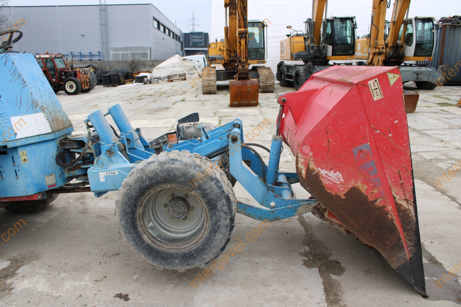 Paus dömper, évjárat: 2001 38