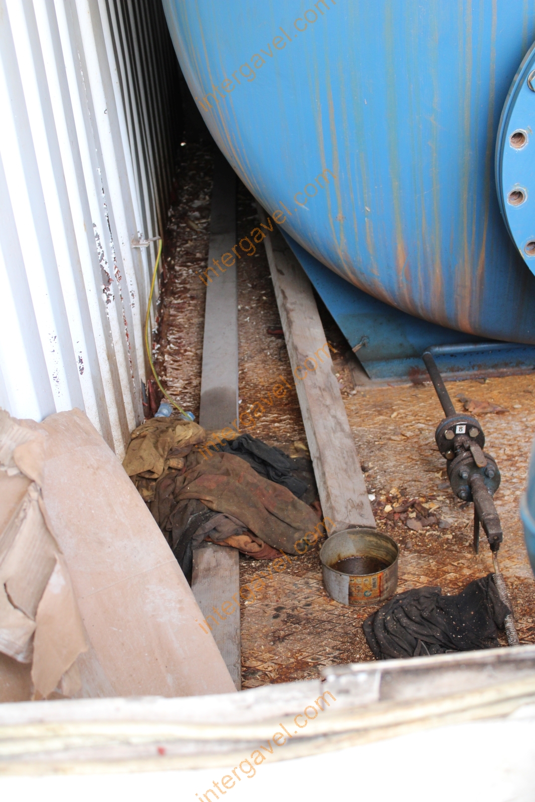 Üzemanyag konténer 6