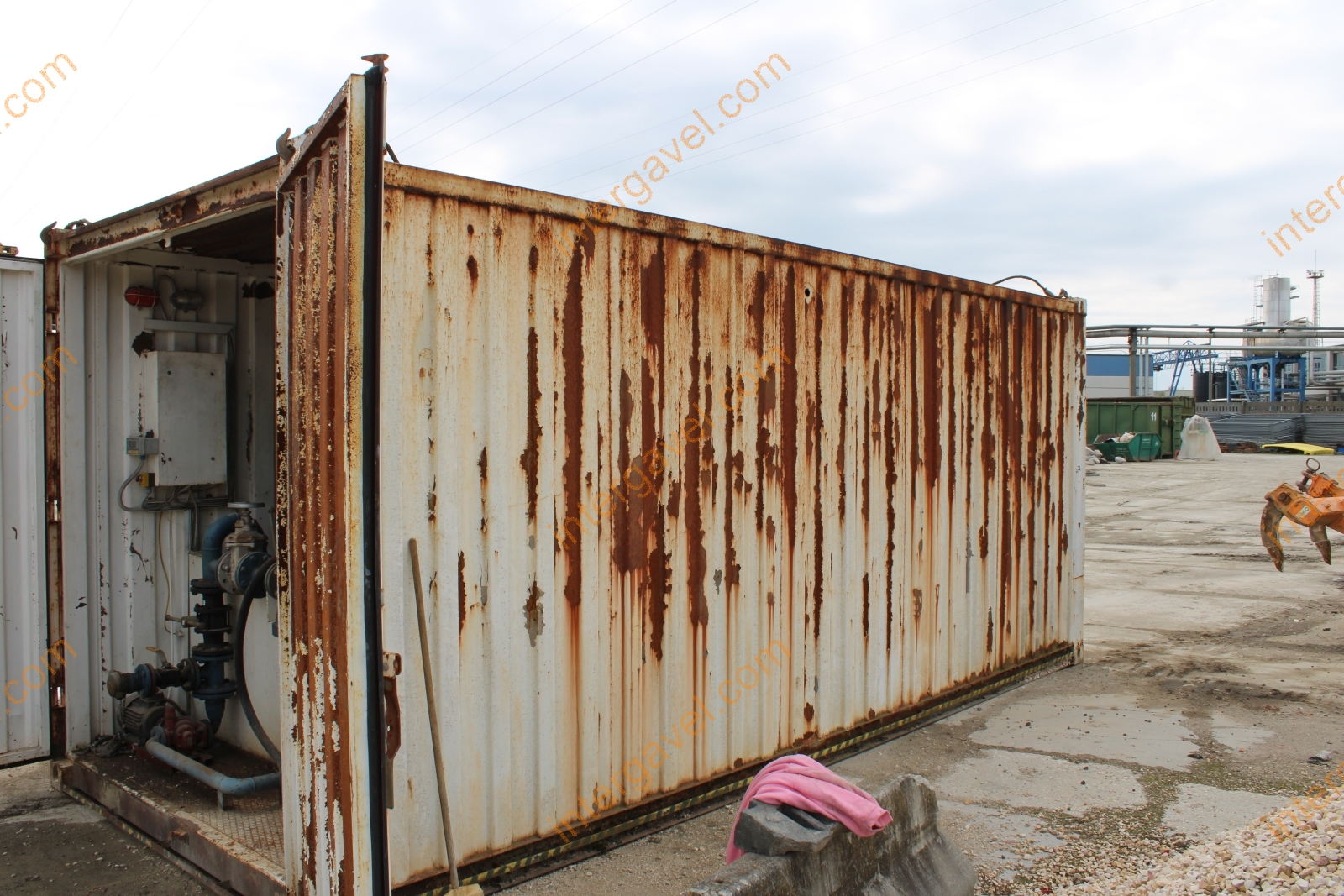 Üzemanyag konténer 15