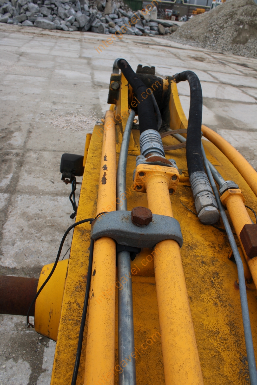 Kotró gém - JCB 11