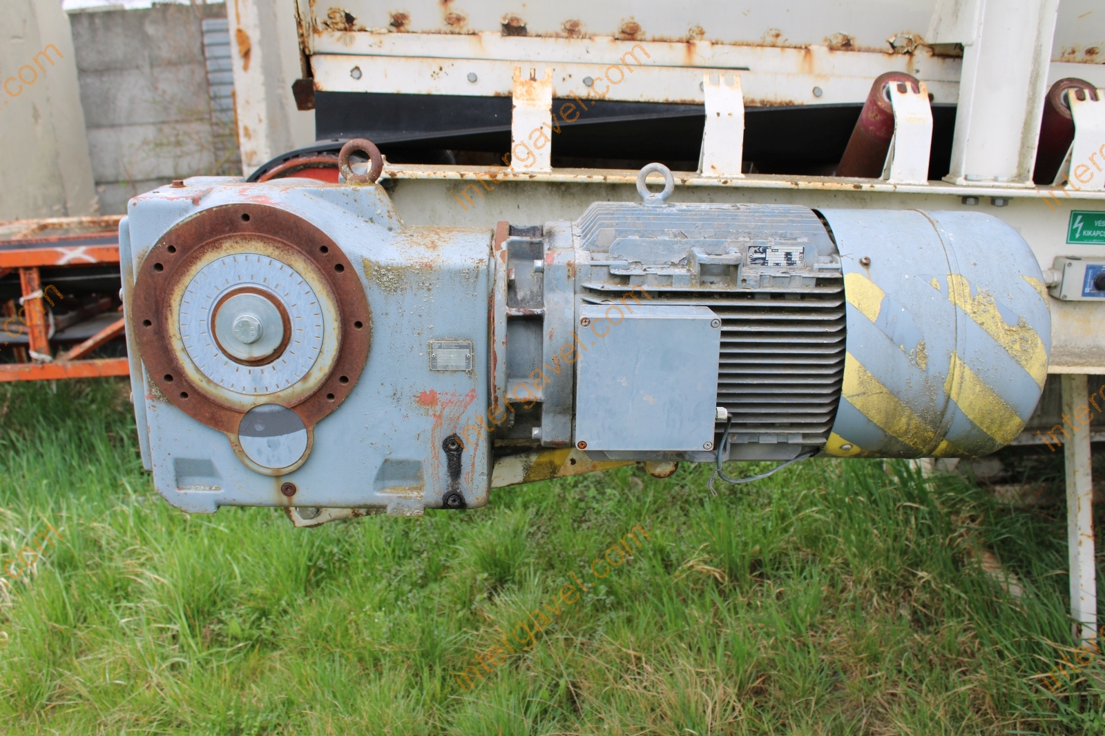 Soradagoló szalaggal 18