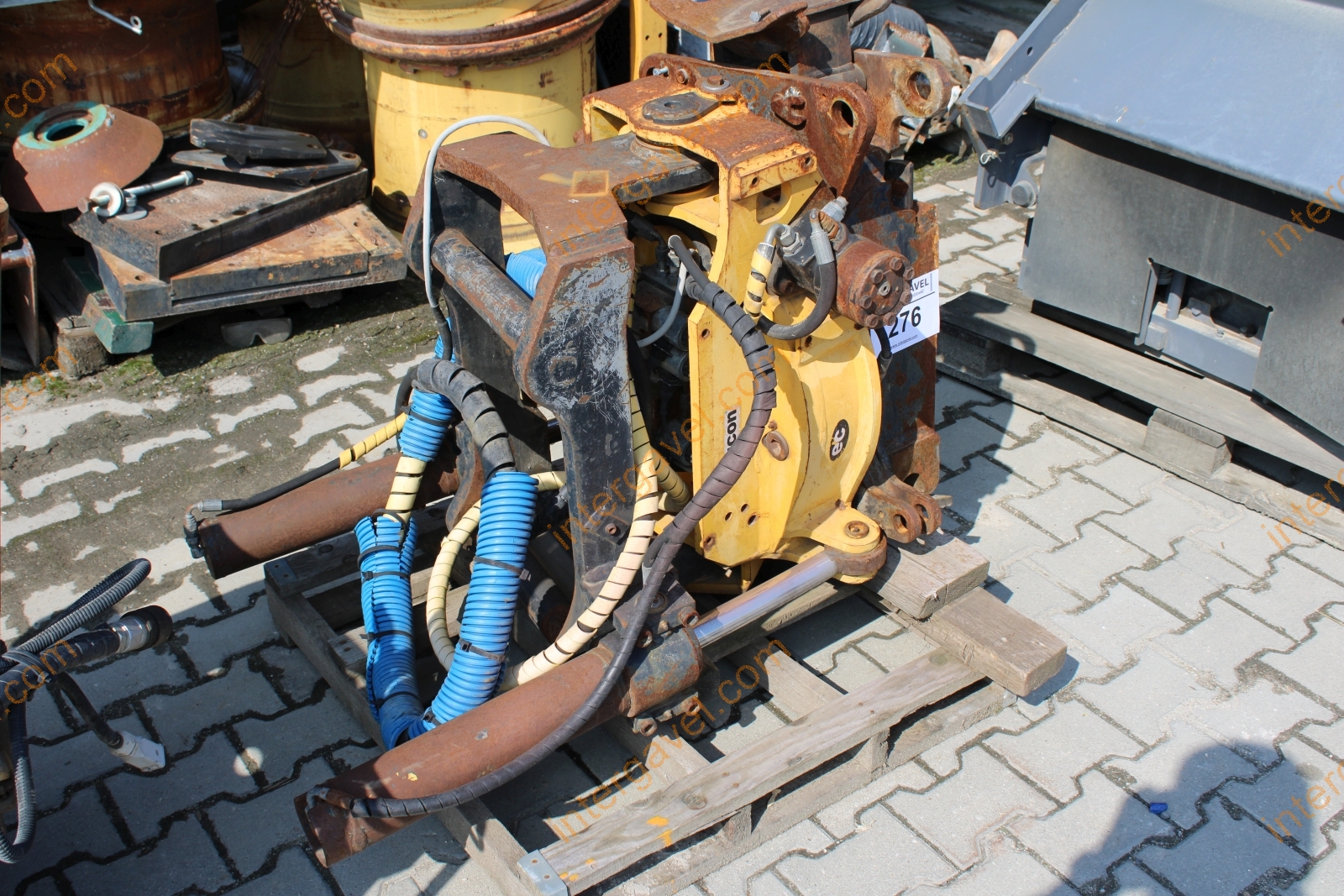 Billenőforgató adapter  2