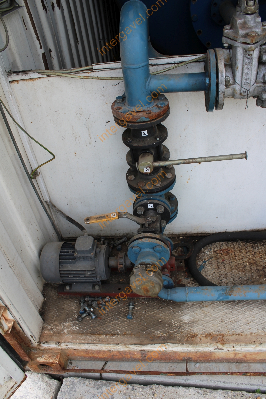 Üzemanyag konténer 8