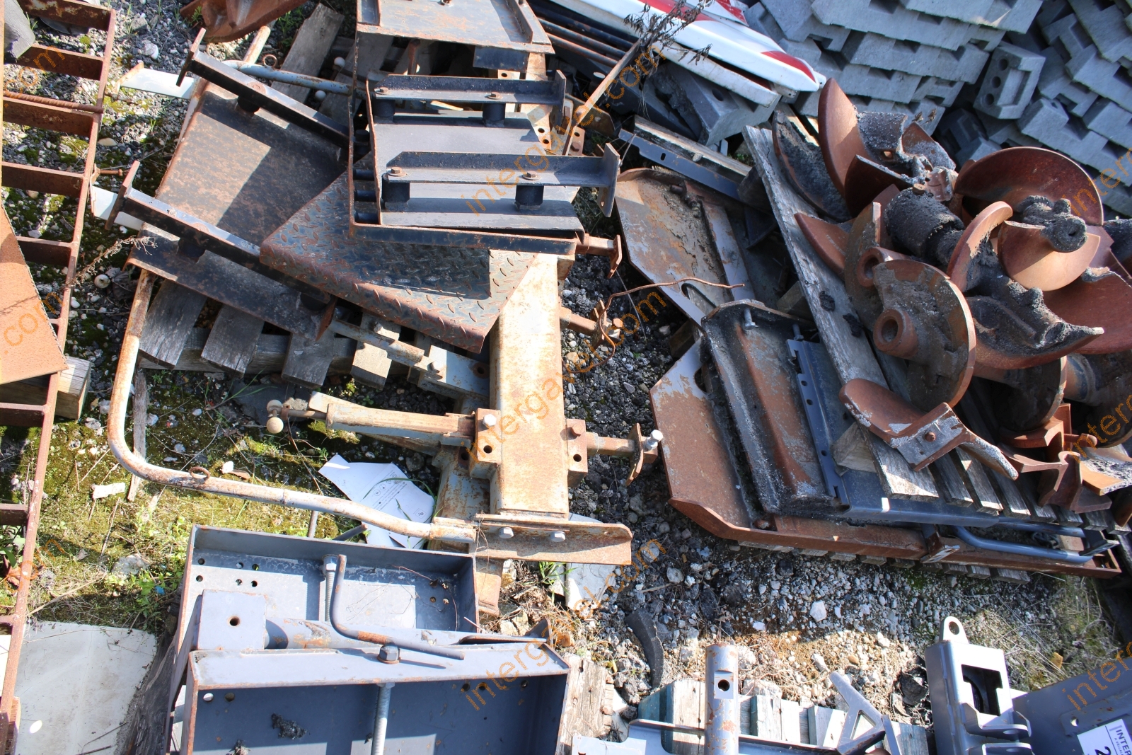 Vegyes finiser alkatrész 6