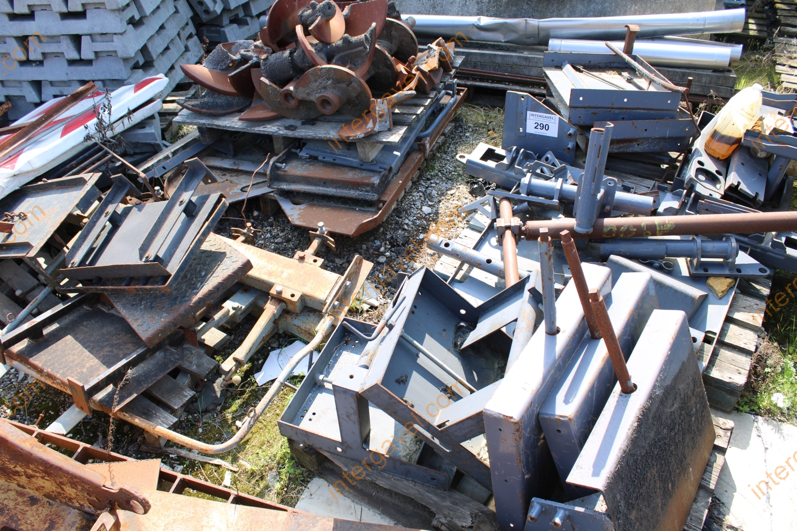 Vegyes finiser alkatrész 8