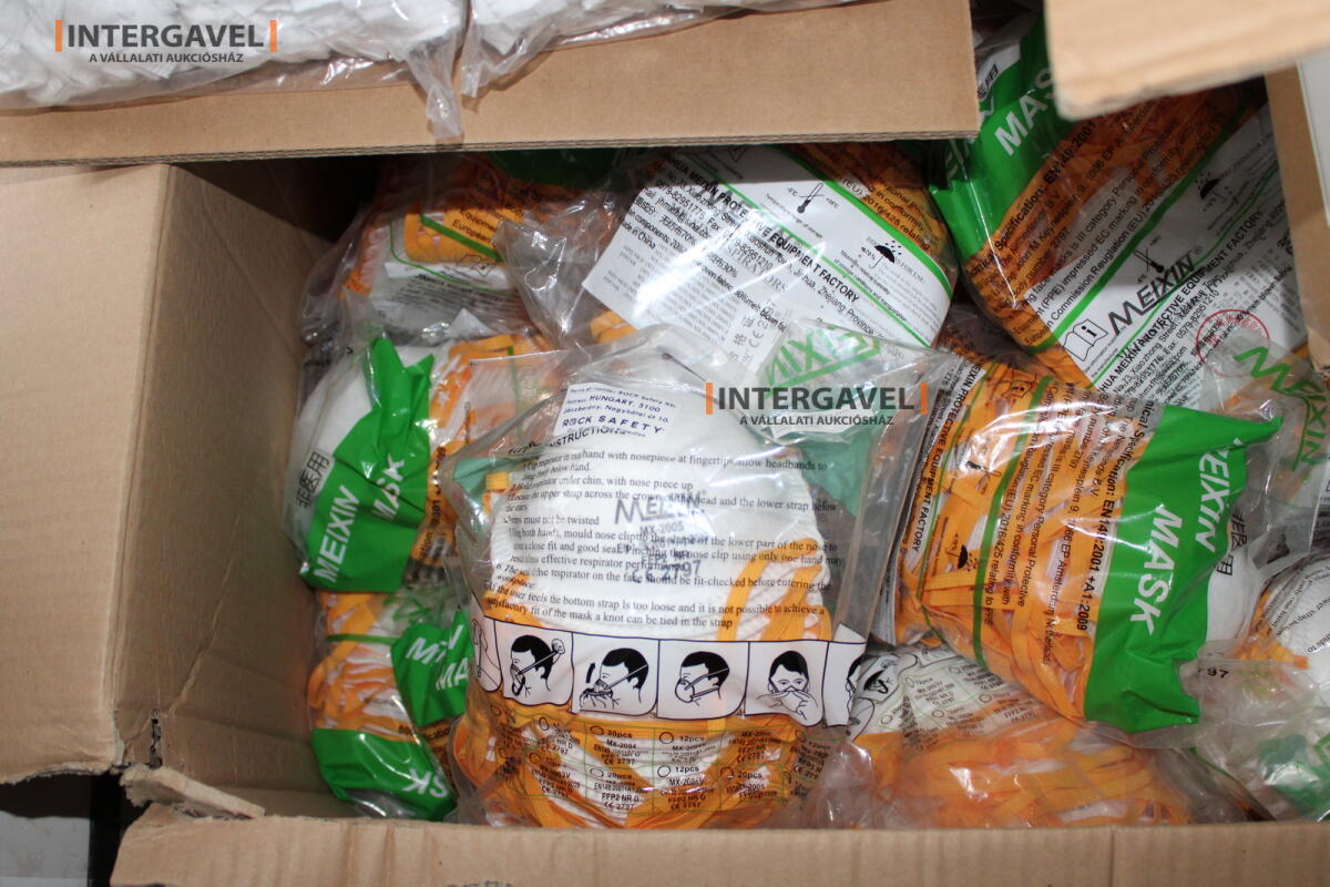 Vegyes gumikesztyűk és maszkok 6