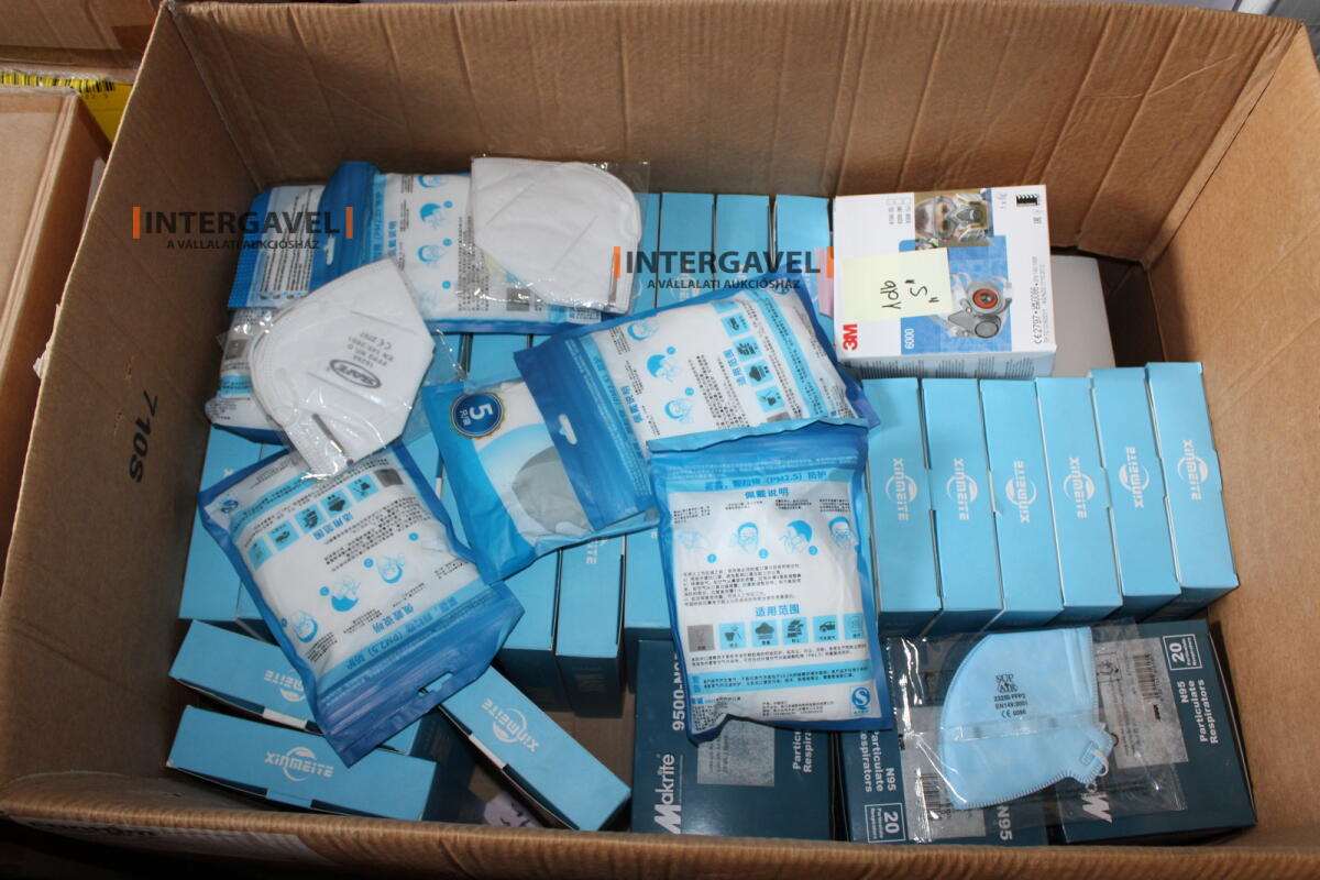 Vegyes gumikesztyűk és maszkok 8