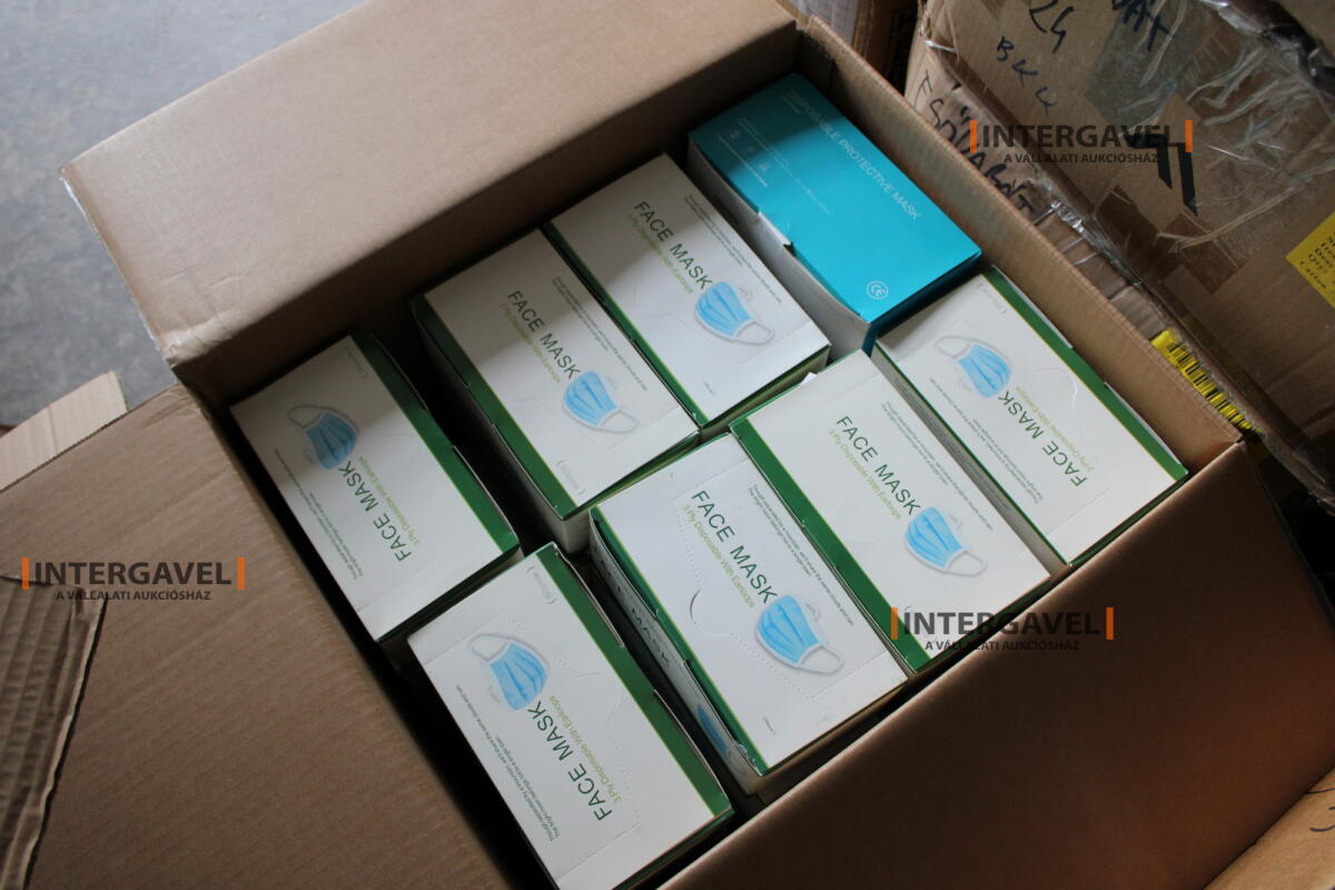 Vegyes gumikesztyűk és maszkok 10