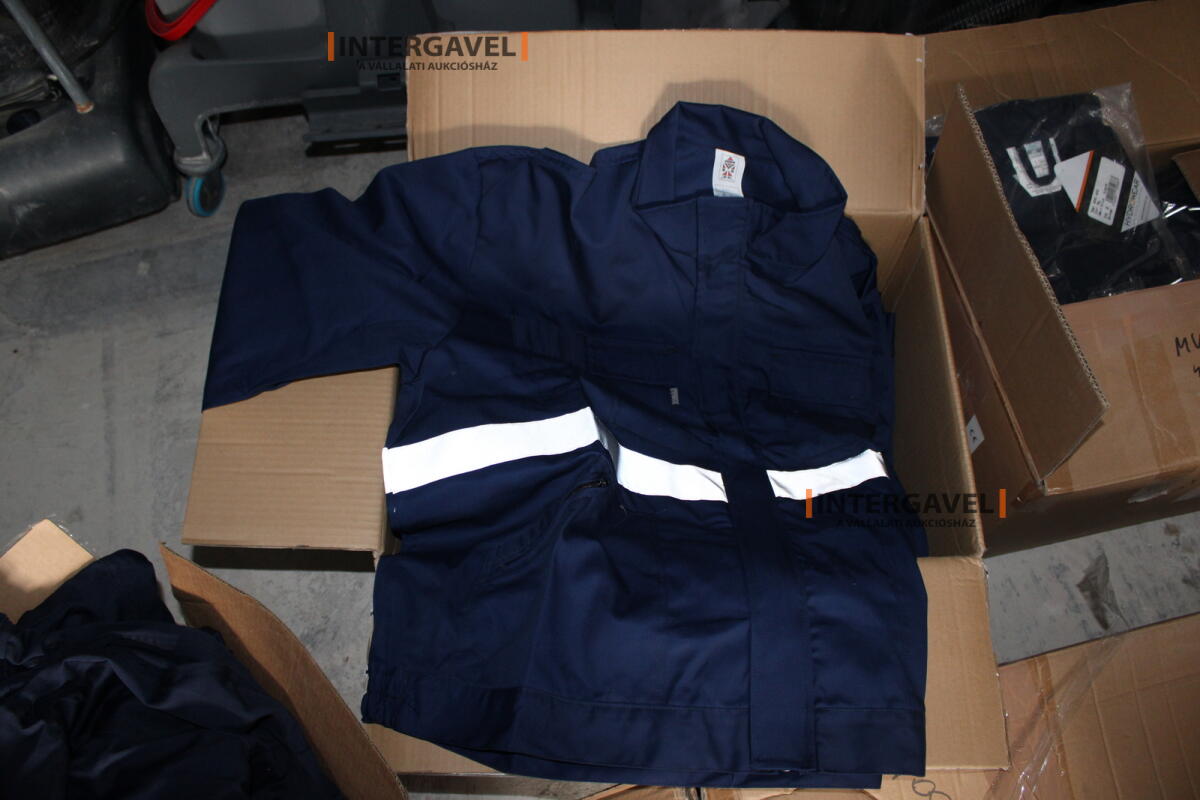 Vegyes munkavédelmi ruhák 9