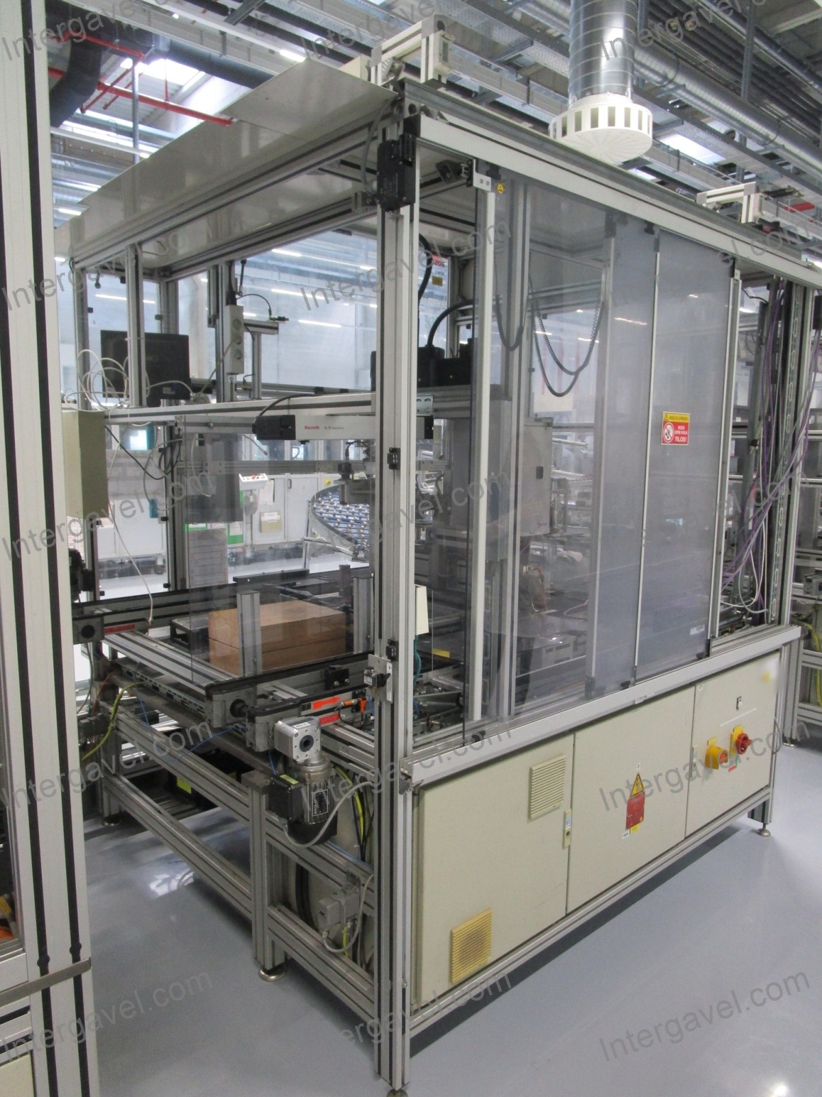 Bontott szerelő munkahely SR8 plus robottal 2