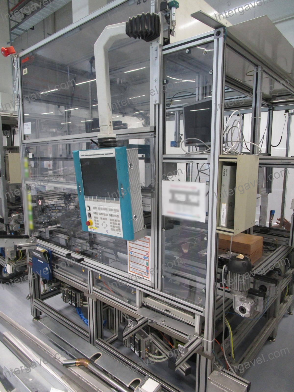 Bontott szerelő munkahely SR8 plus robottal 3