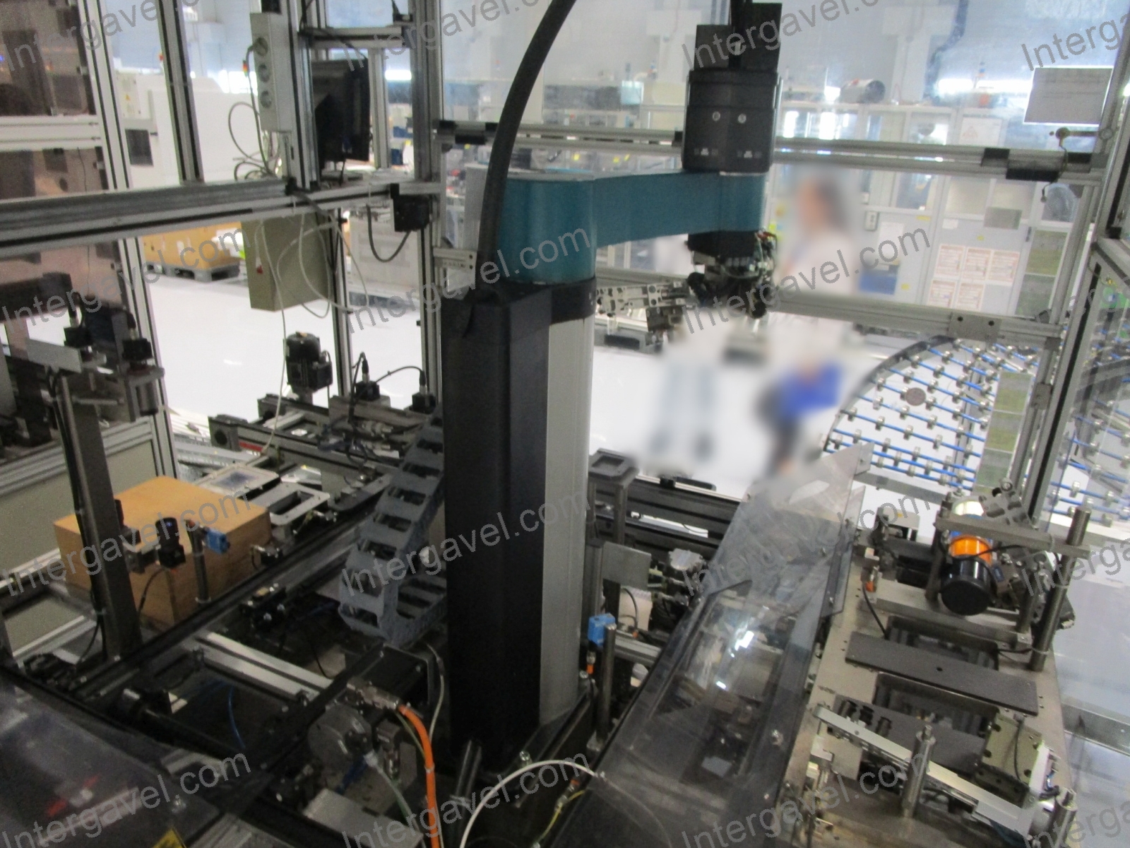 Bontott szerelő munkahely SR8 plus robottal 5