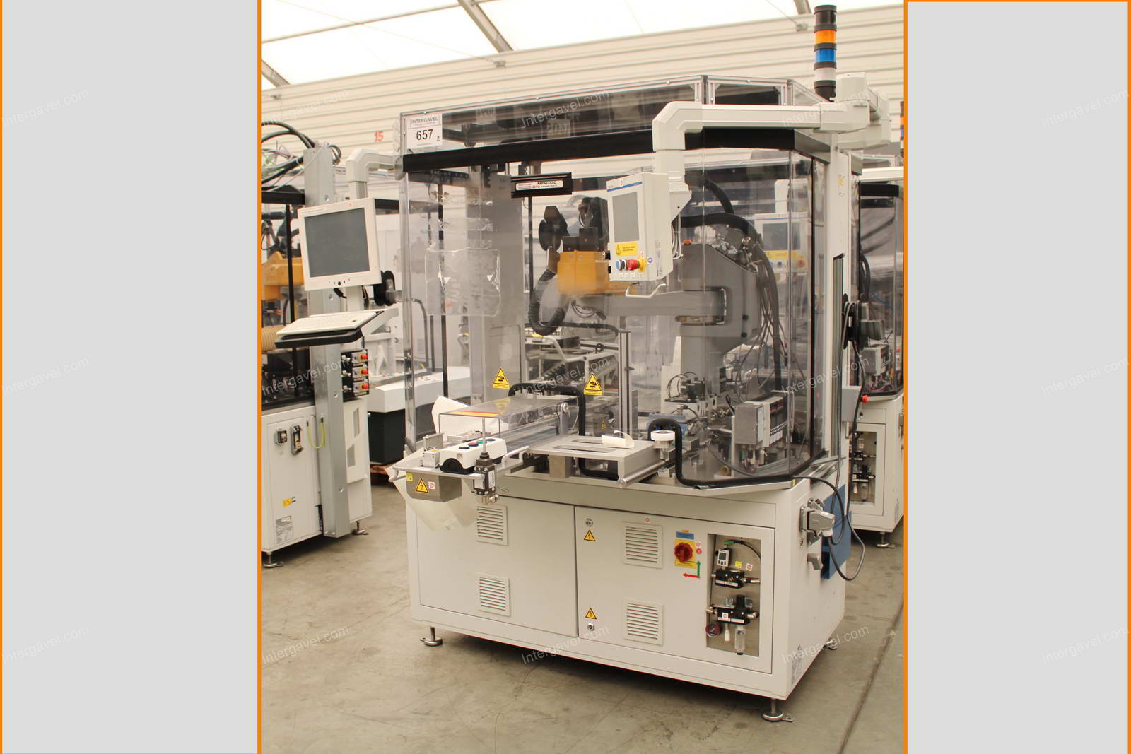 Bontott szerelő munkahely TS 80-as Stäubli robottal