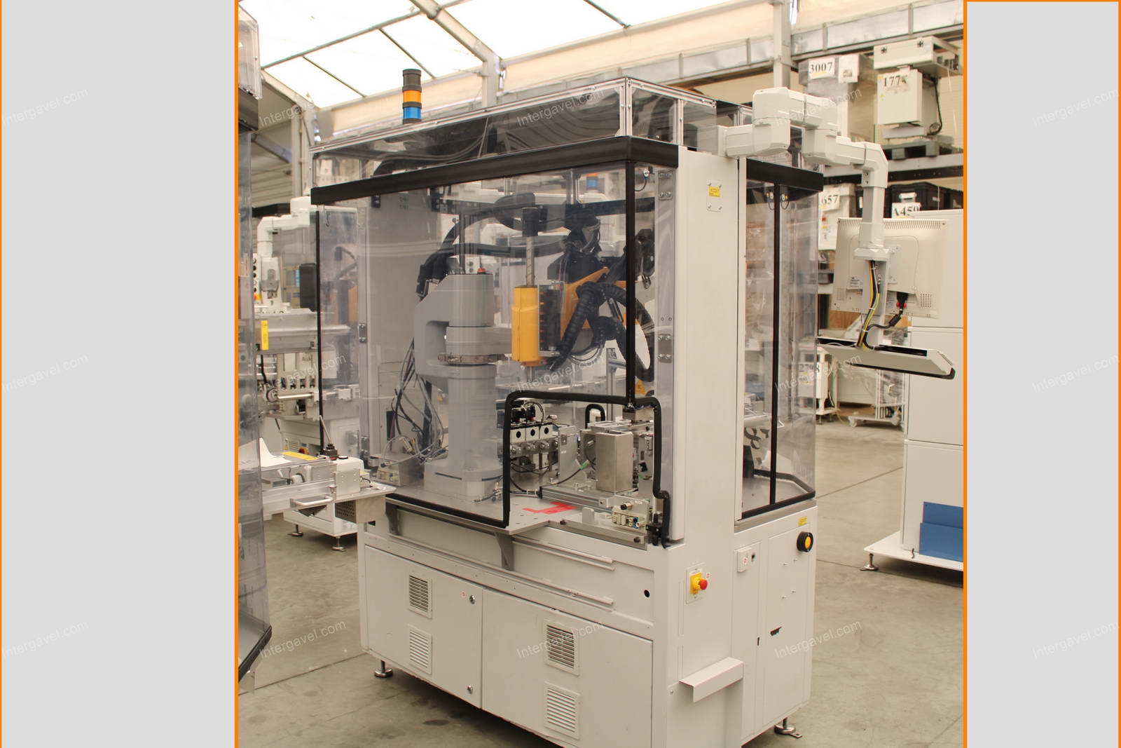 Bontott szerelő munkahely TS 80-as Stäubli robottal 3