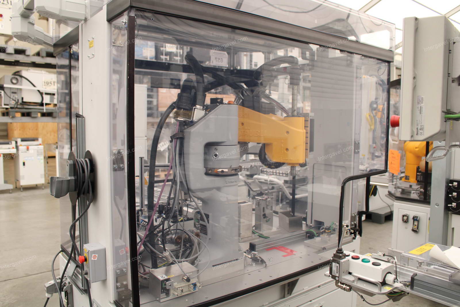 Bontott szerelő munkahely TS 80-as Stäubli robottal 6