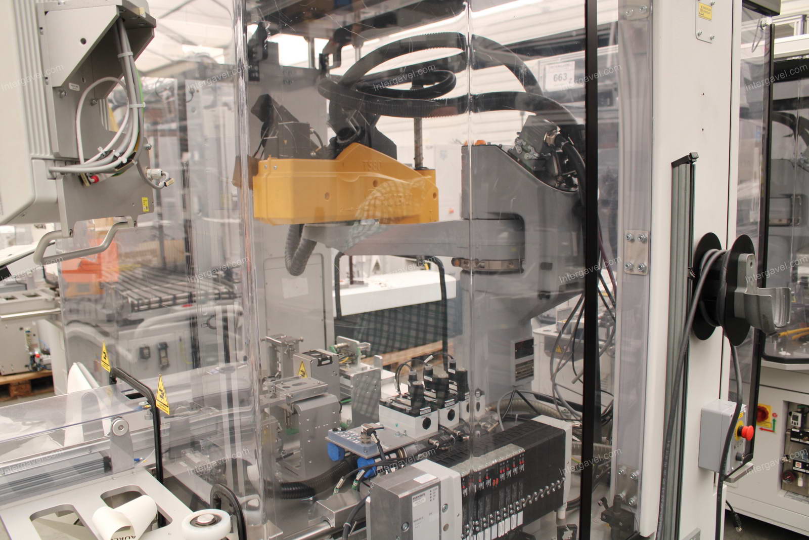 Bontott szerelő munkahely TS 80-as Stäubli robottal 8