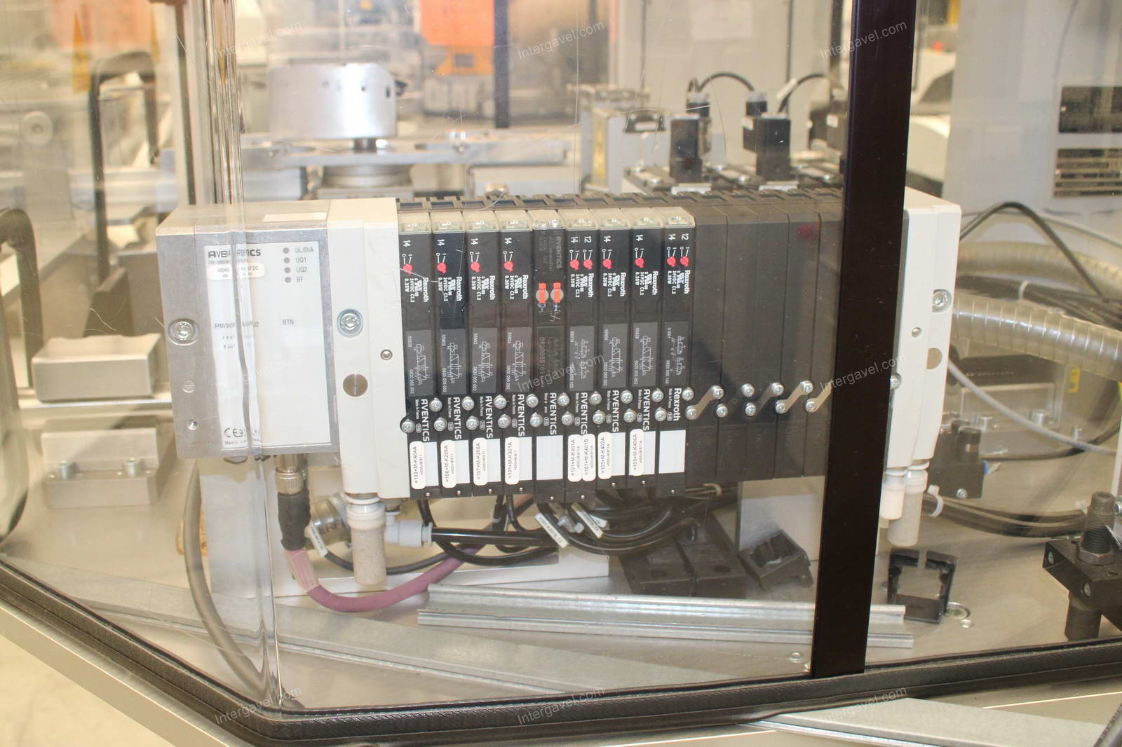 Bontott szerelő munkahely TS 80-as Stäubli robottal 13