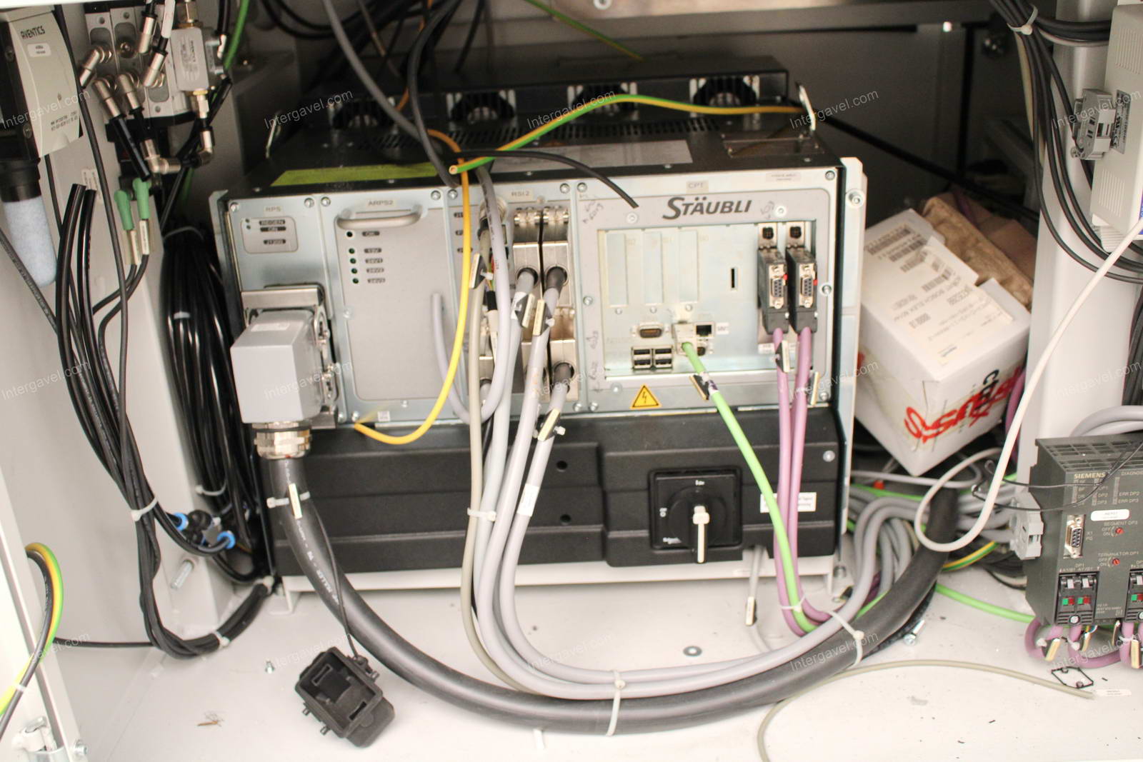 Bontott szerelő munkahely TS 80-as Stäubli robottal 21