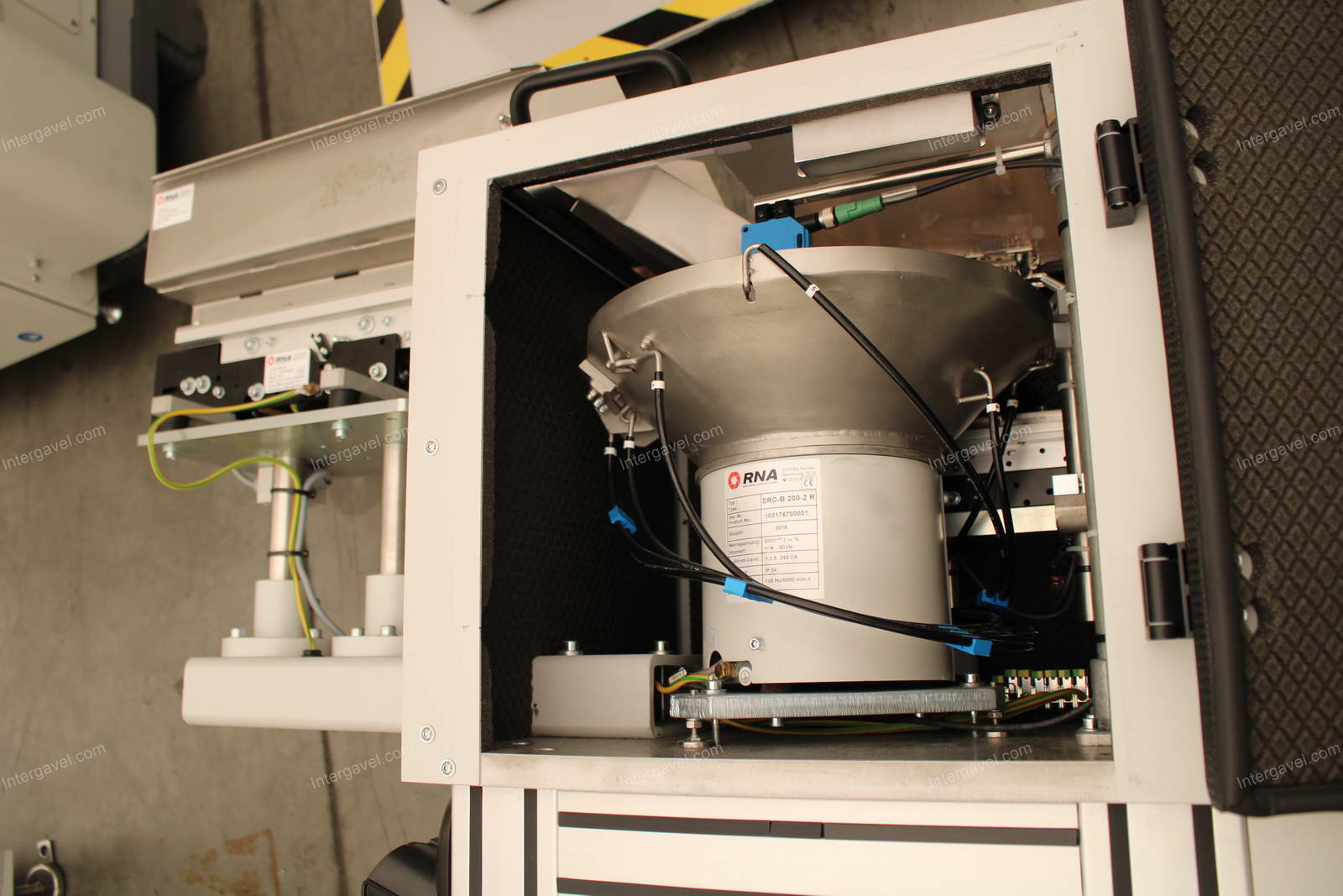 Bontott szerelő munkahely TS 80-as Stäubli robottal 30