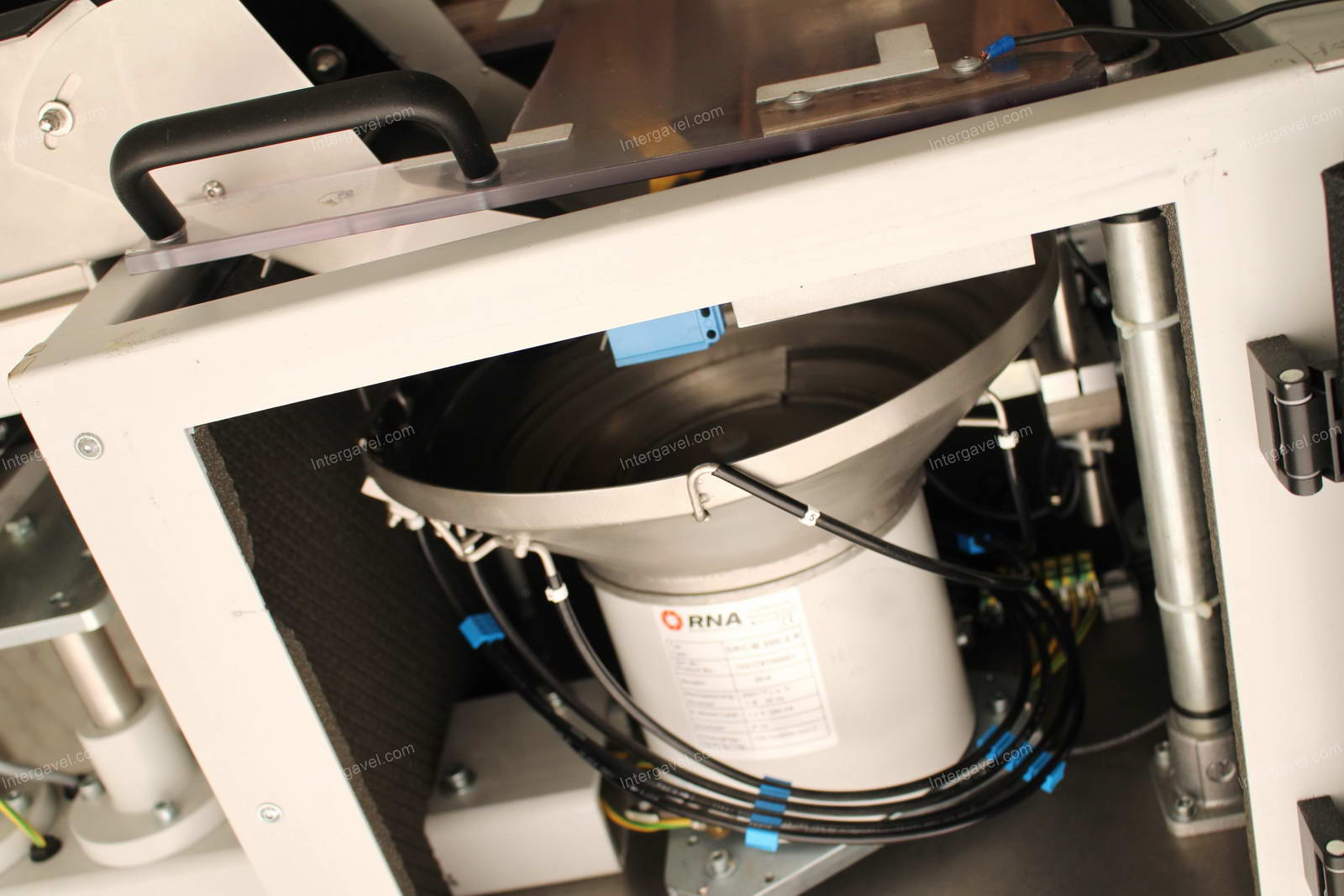 Bontott szerelő munkahely TS 80-as Stäubli robottal 32