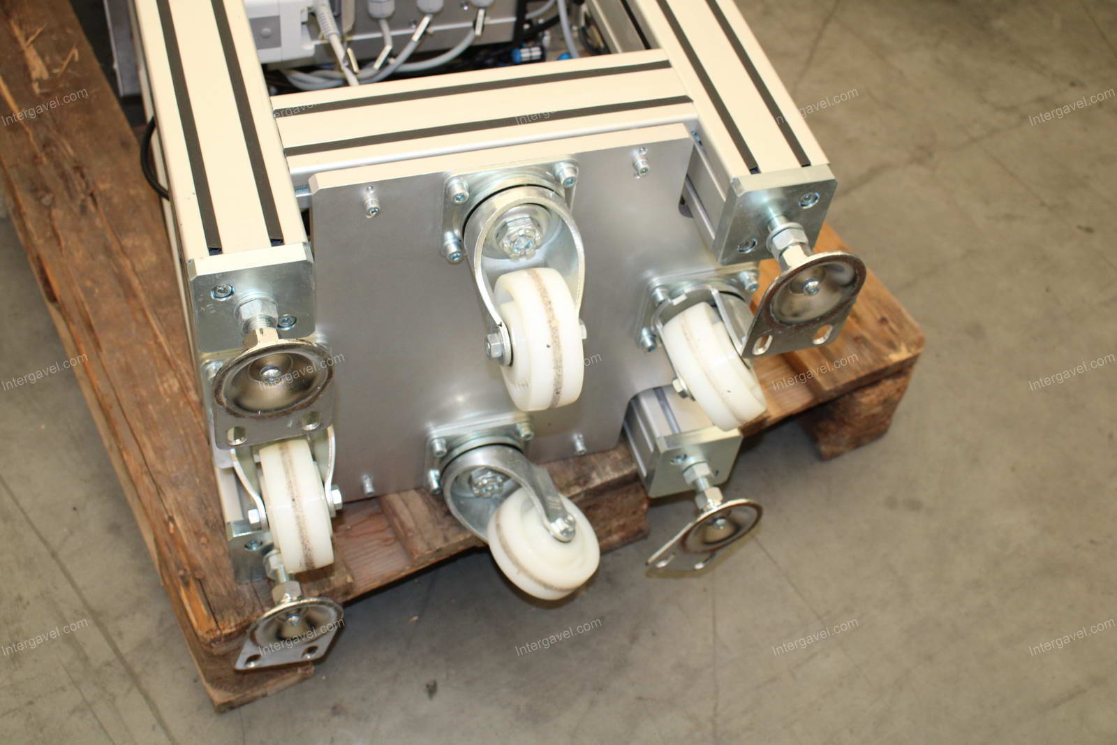 Bontott szerelő munkahely TS 80-as Stäubli robottal 40