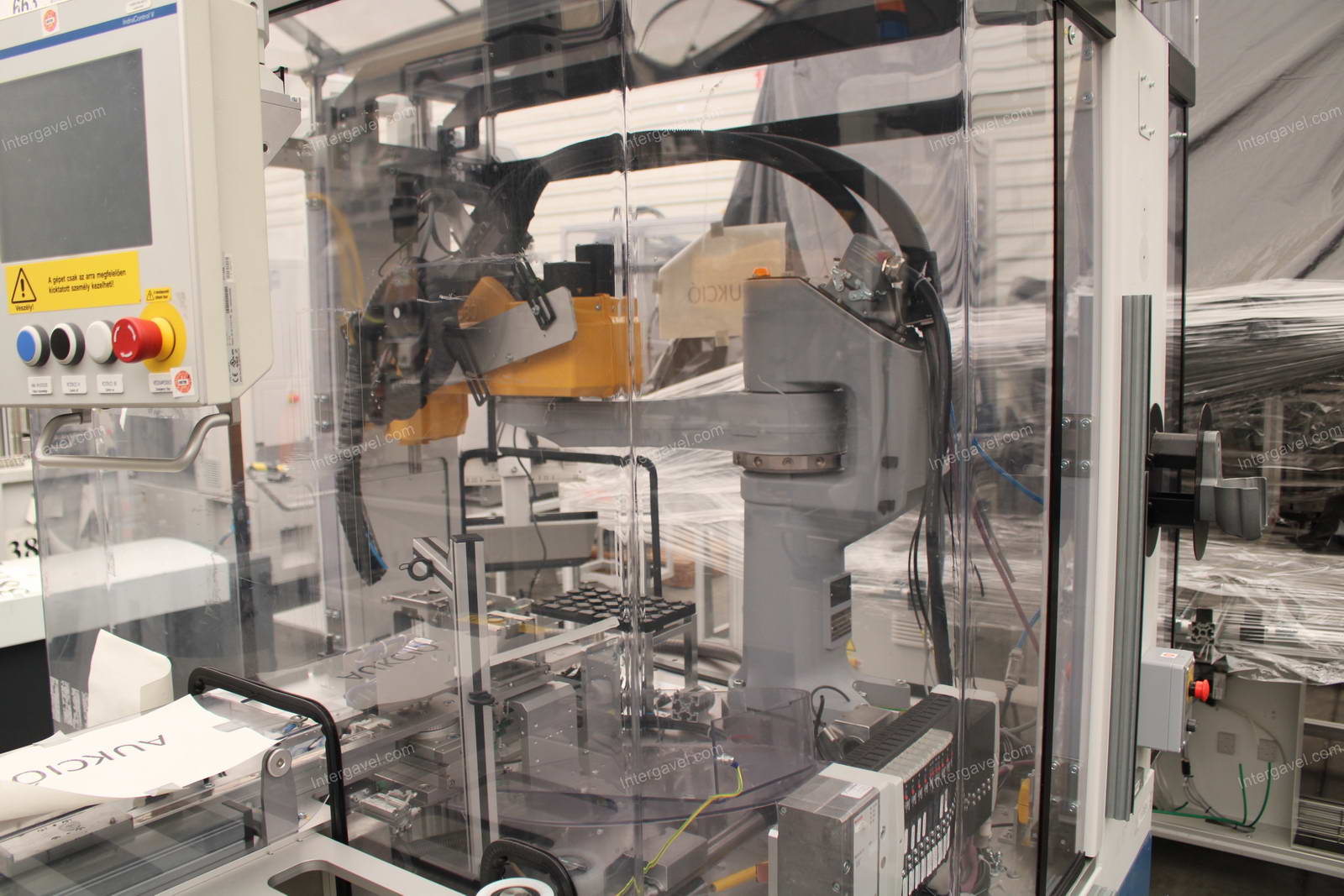 Bontott szerelő munkahely TS 80-as Stäubli robottal 5