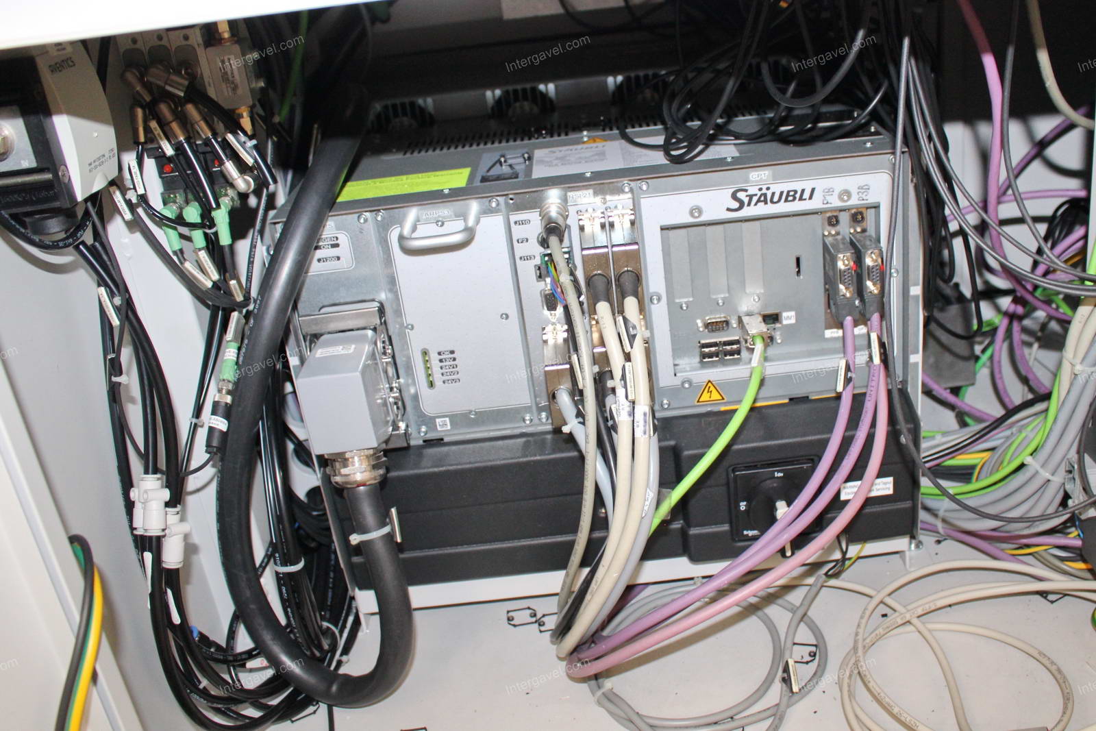 Bontott szerelő munkahely TS 80-as Stäubli robottal 17