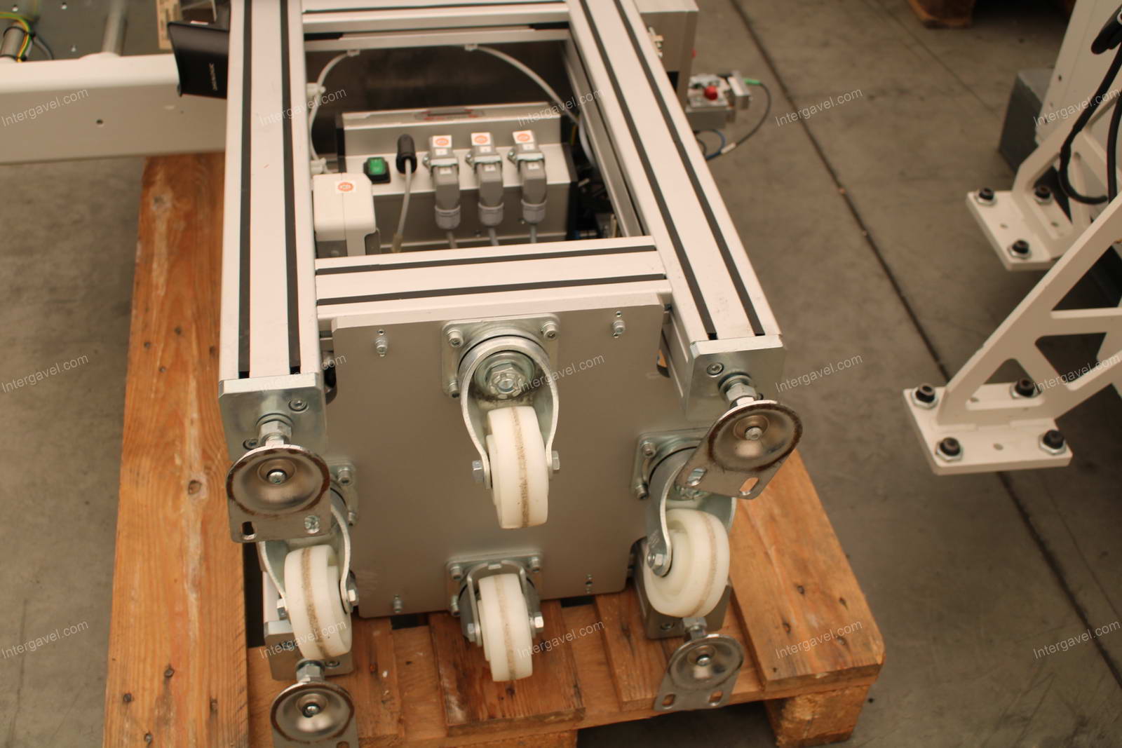 Bontott szerelő munkahely TS 80-as Stäubli robottal 24