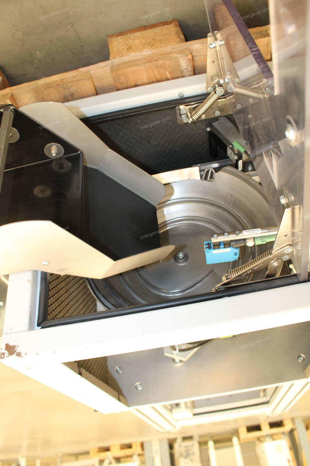 Bontott szerelő munkahely TS 80-as Stäubli robottal 29